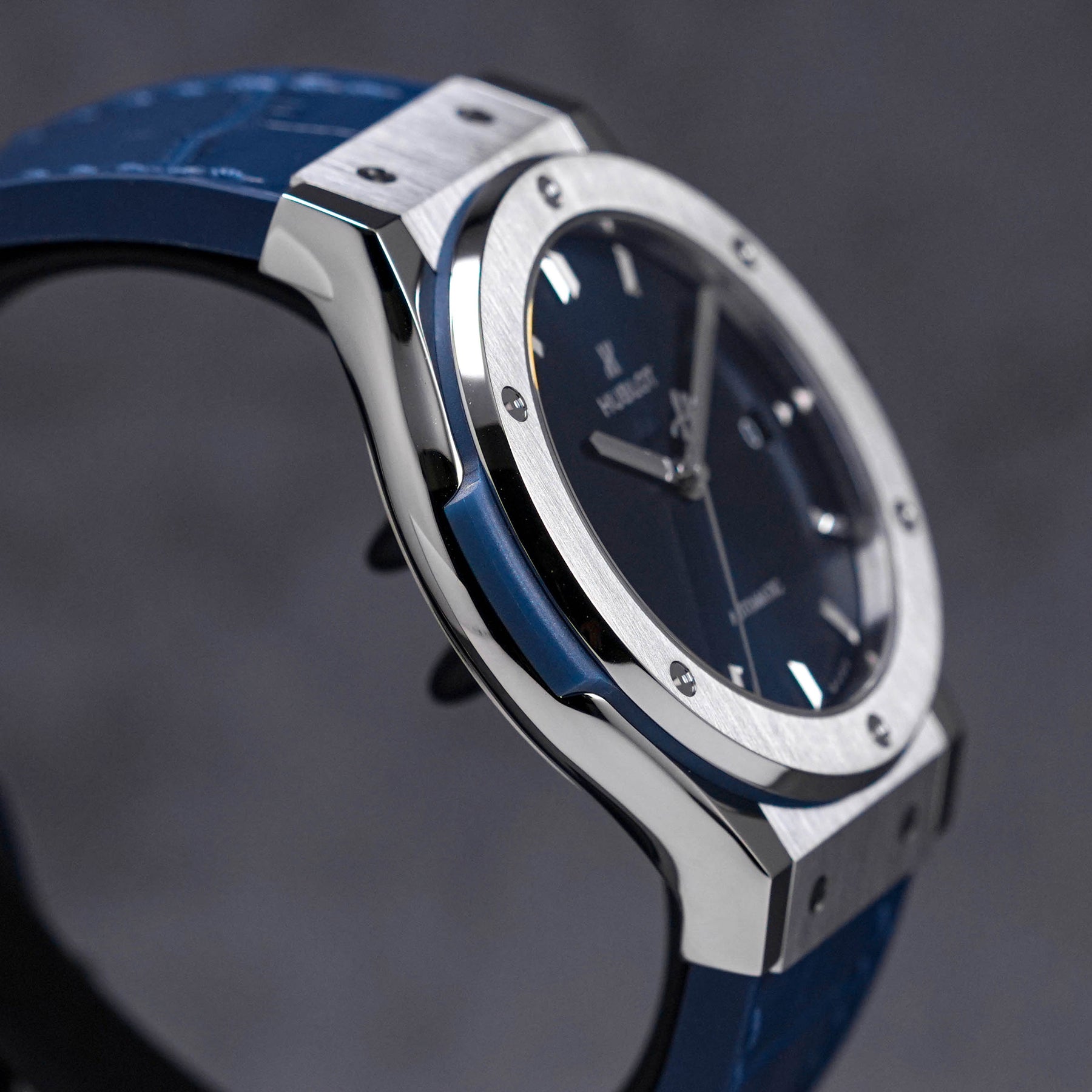 CLASSIC FUSION 42MM BLUE TITANIUM (2023)