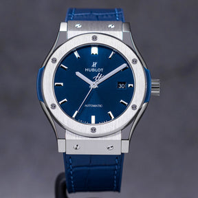 CLASSIC FUSION 42MM BLUE TITANIUM (2023)