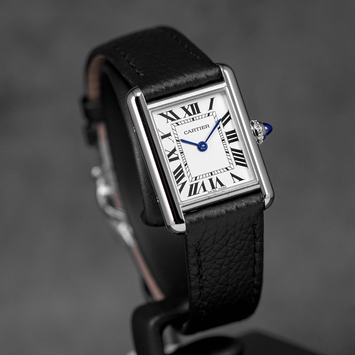 TANK MUST S SILVER DIAL LEATHER STRAP (2025)