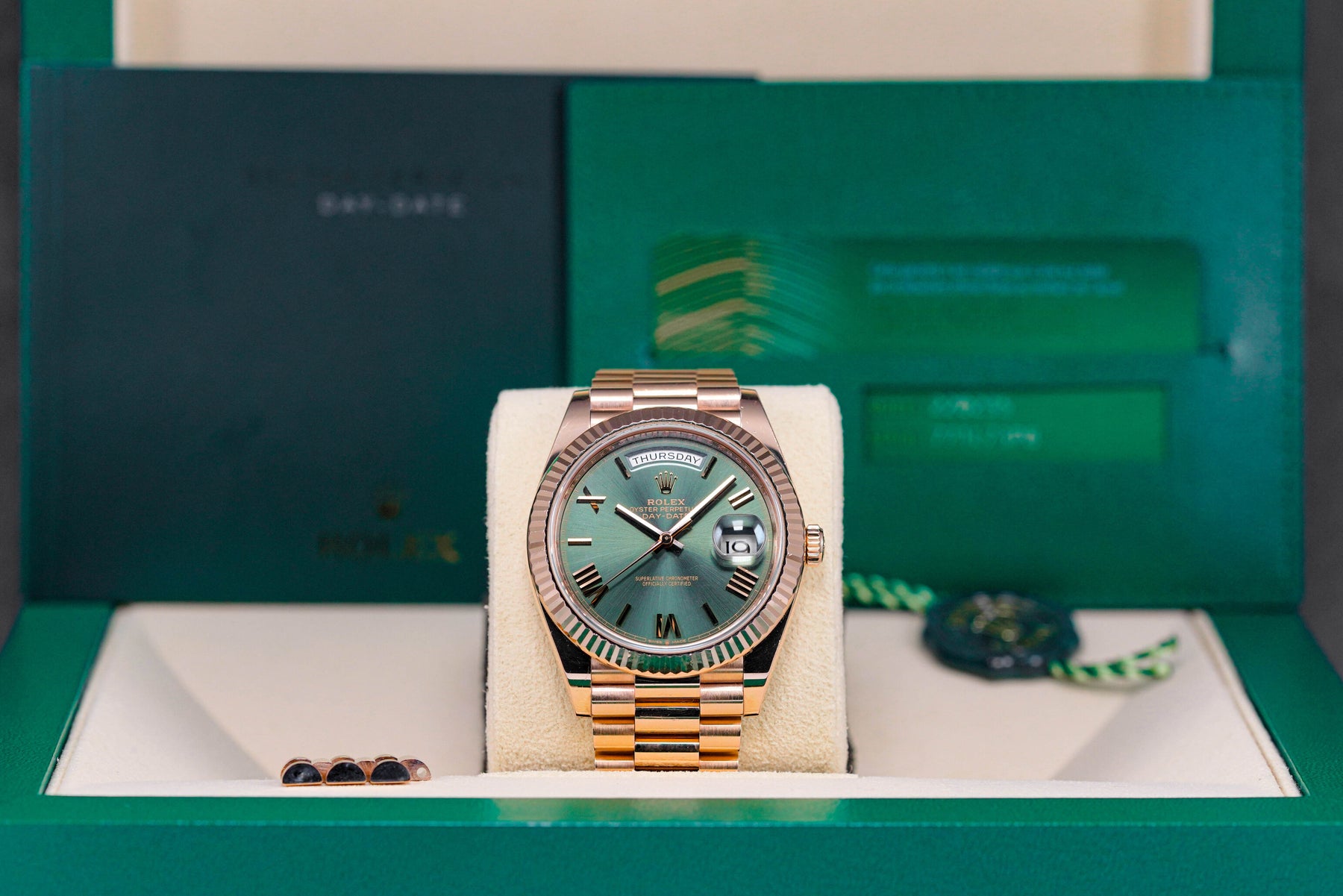 Rolex day date on sale green dial harga