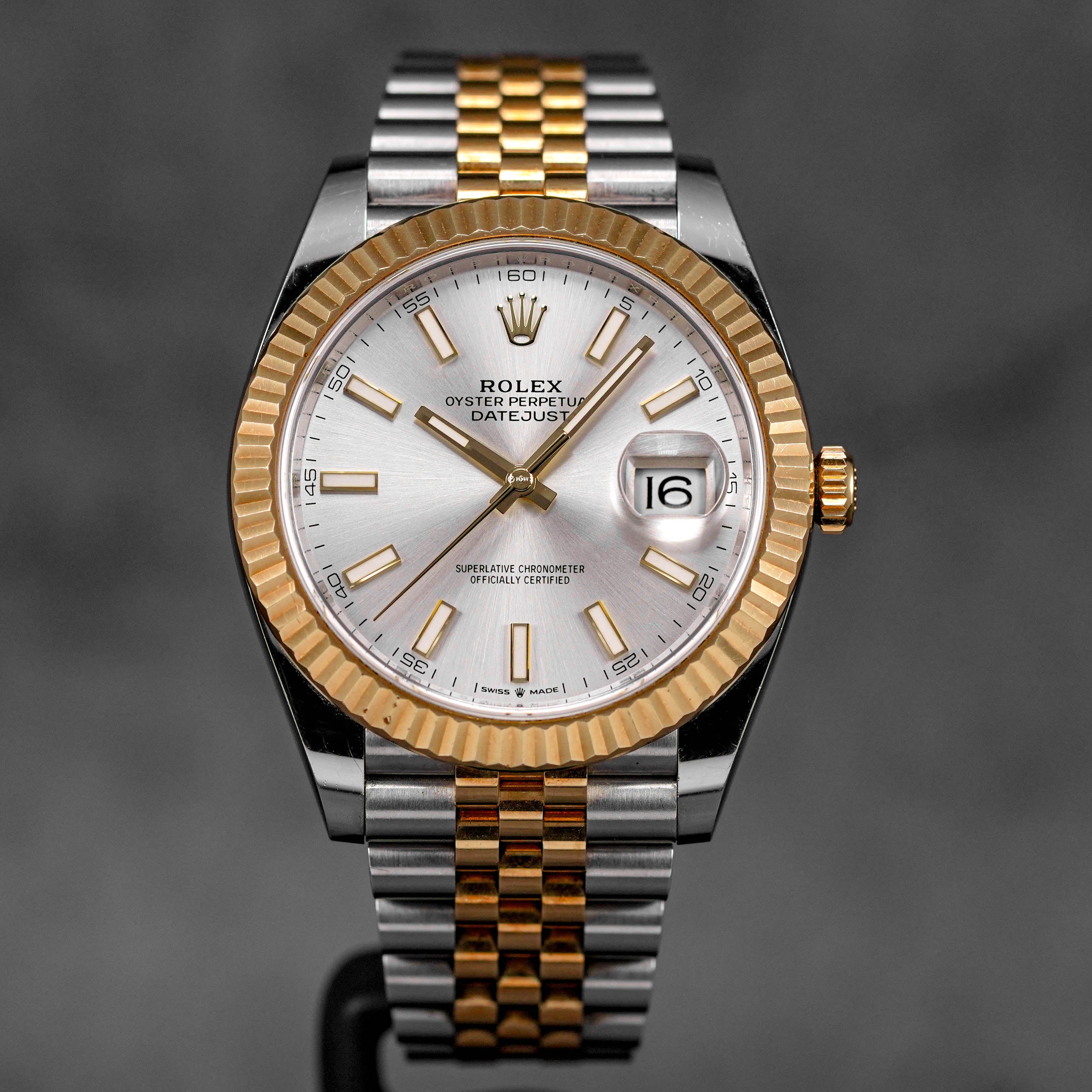 ROLEX DATEJUST 41MM TWOTONE YELLOWGOLD SILVER SUNDUST DIAL (2019 ...