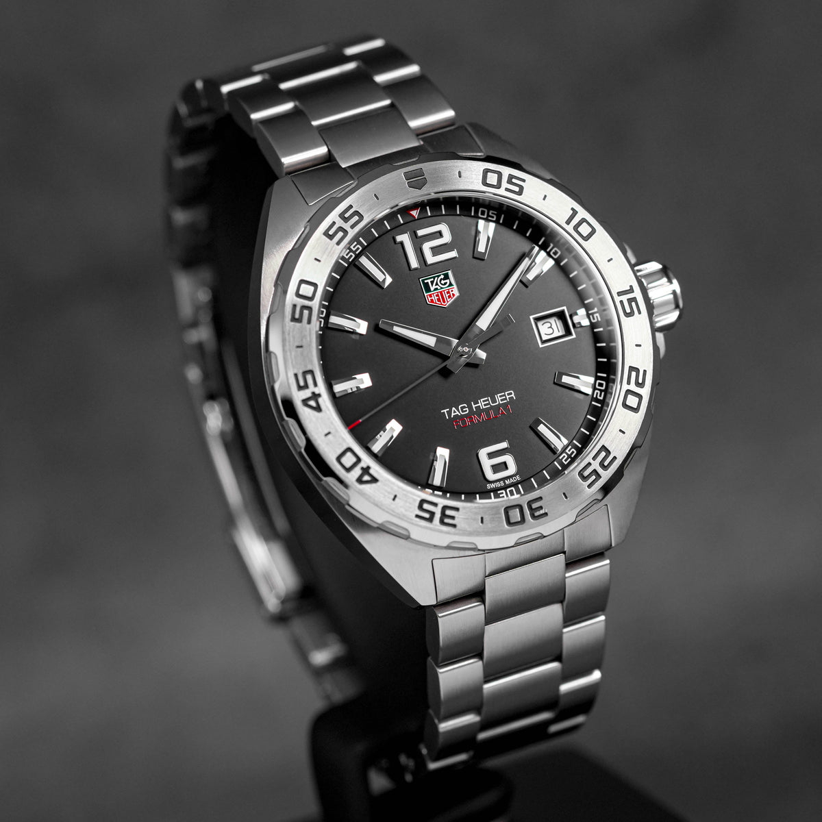 Formula 1 Date Steel Black