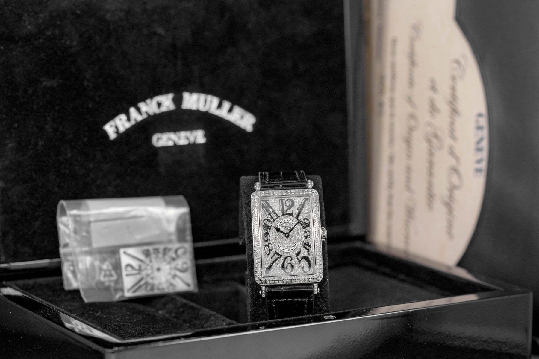 LONG ISLAND DIAMOND DIAL BLACK LEATHER STRAP (2025)