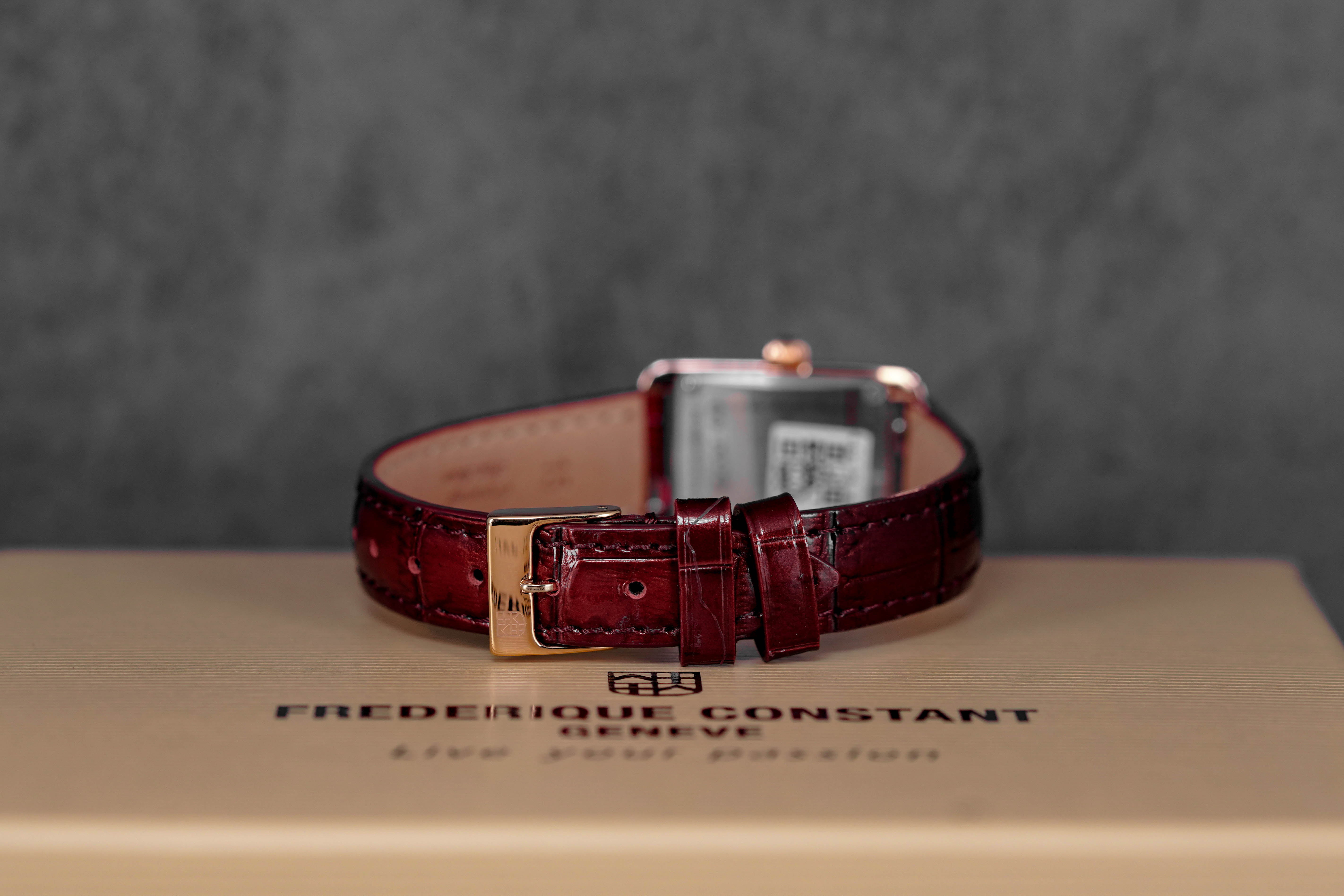 CLASSICS CAREE ROSEGOLD-PLATED STEEL WHITE DIAL LEATHER STRAP
