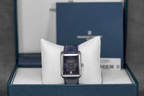 CLASSICS CARREE BLUE DIAL (2025)