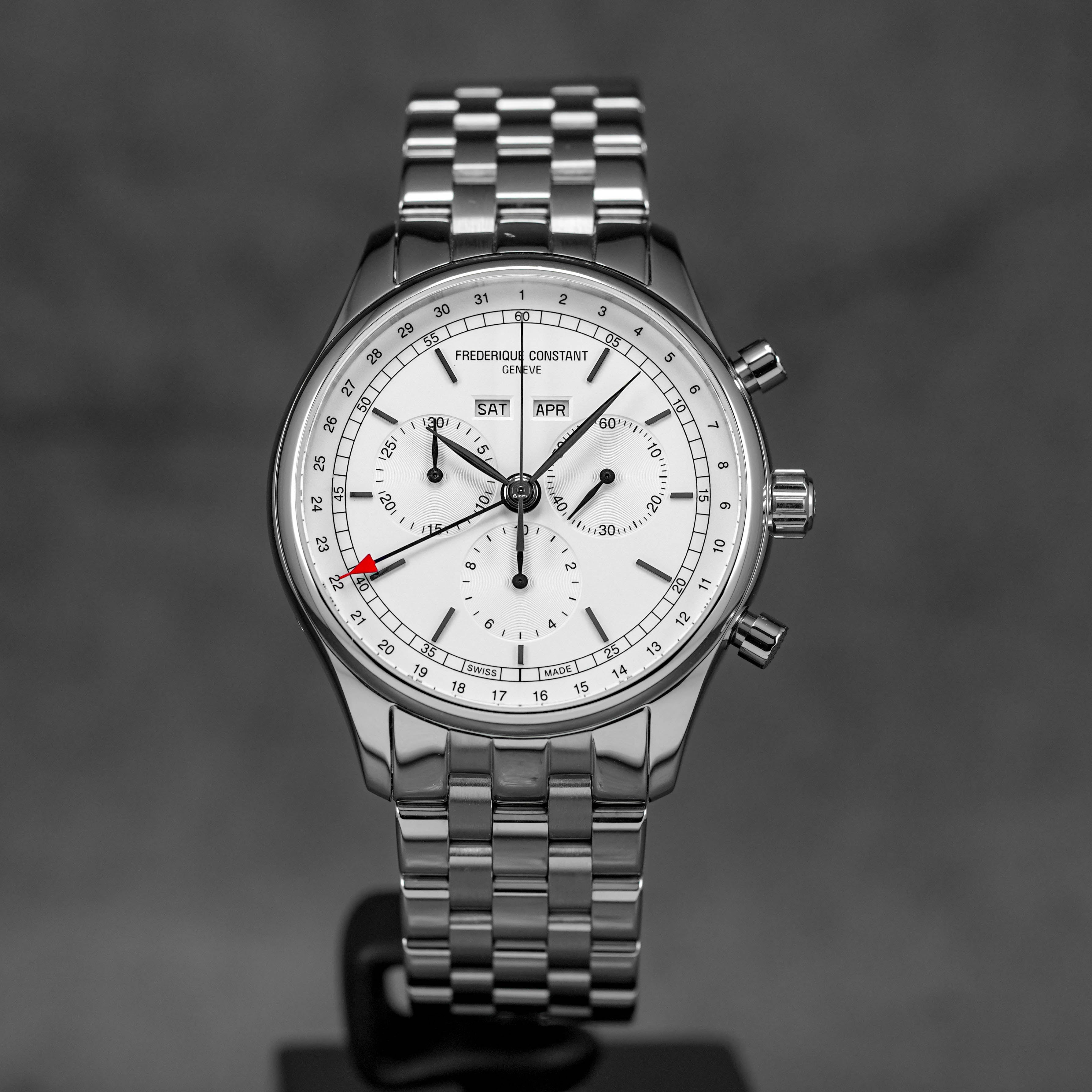CLASSICS QUARTZ CHRONOGRAPH TRIPLE CALENDAR STEEL SILVER DIAL