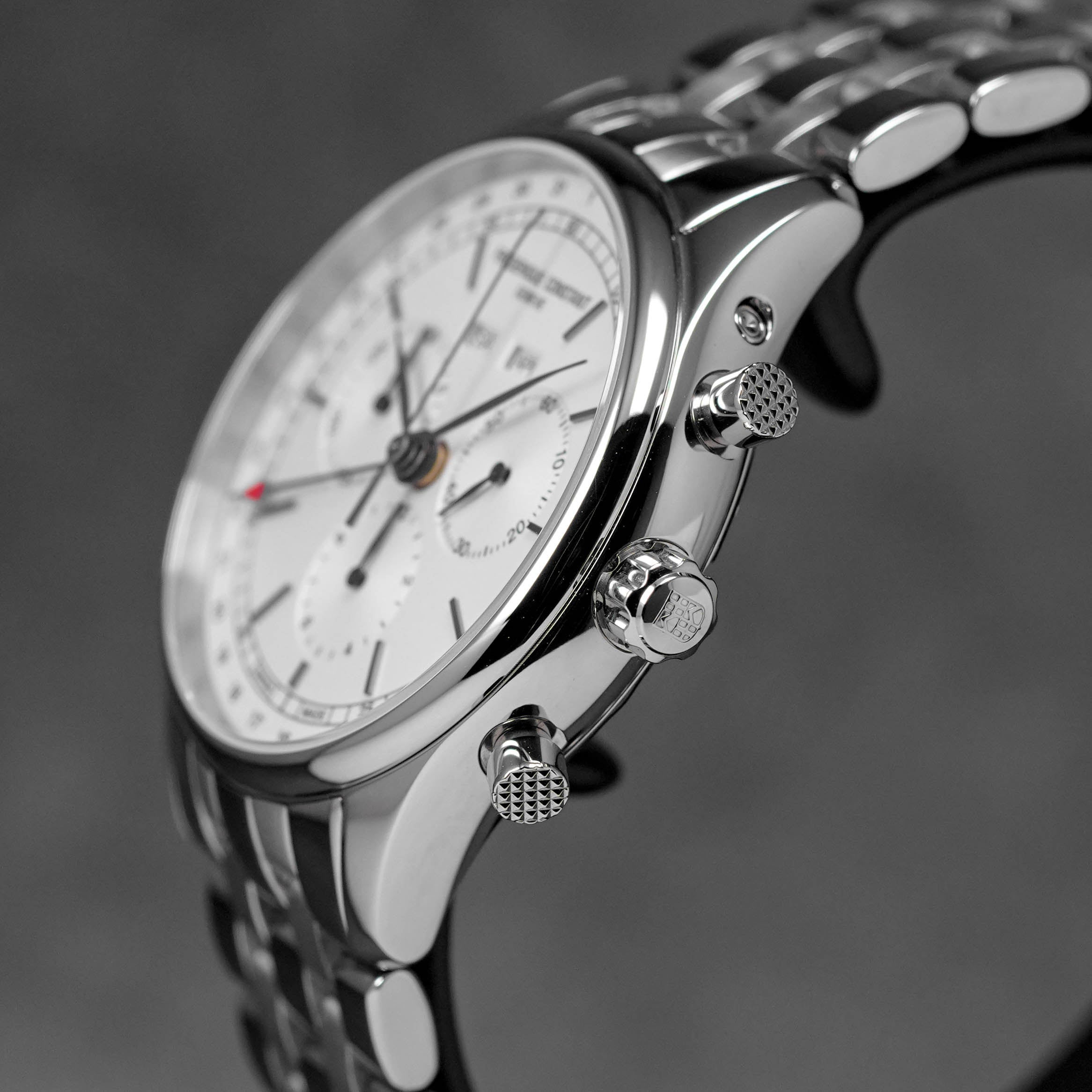 CLASSICS QUARTZ CHRONOGRAPH TRIPLE CALENDAR STEEL SILVER DIAL