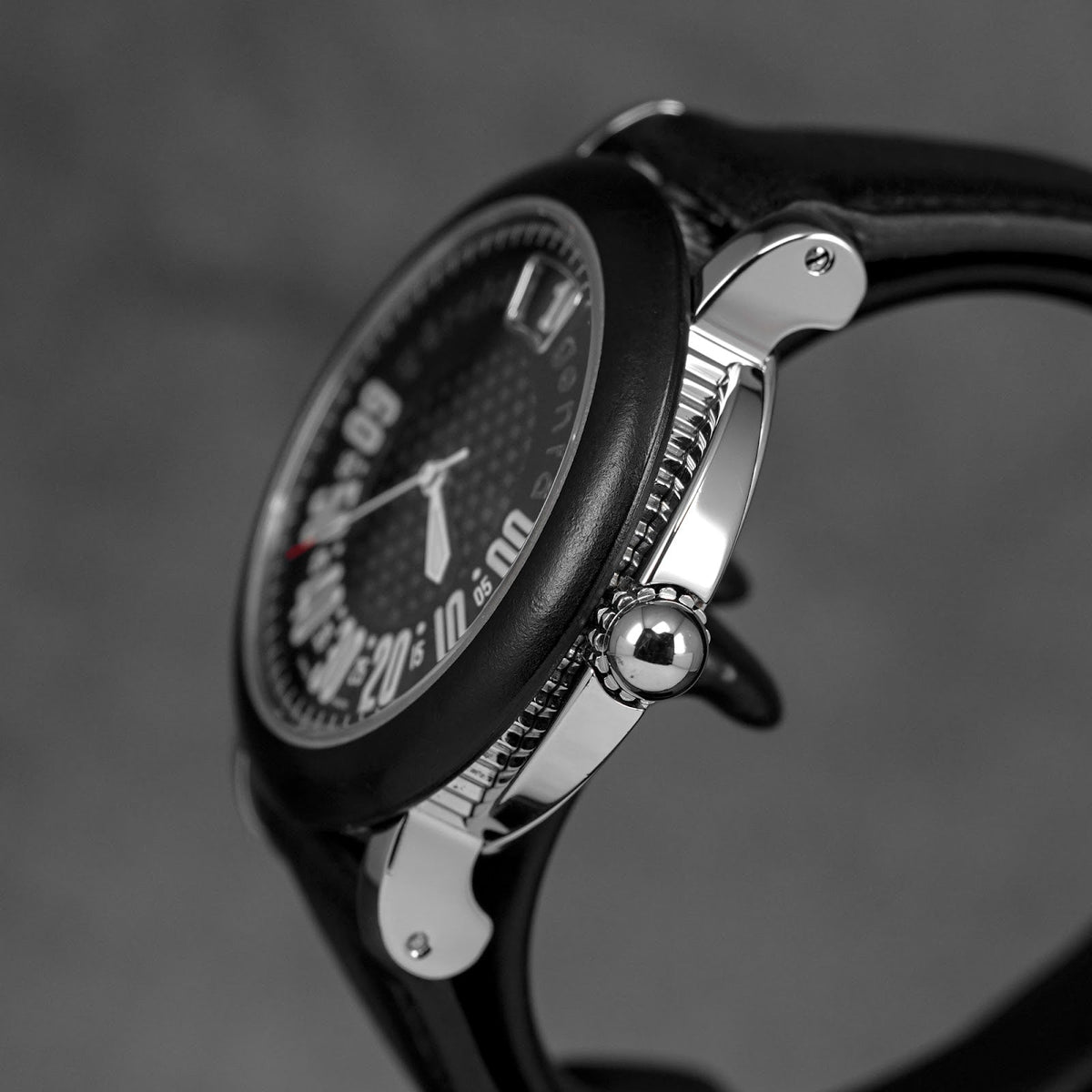 RETRO SPORT JUMPING HOUR BLACK DIAL (WATCH ONLY)