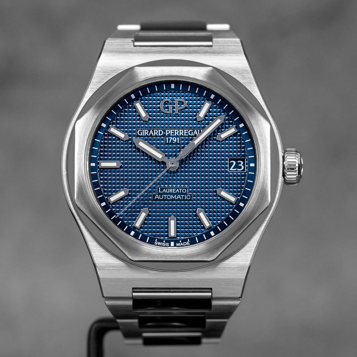 Harga Girard Perregaux Laureato Blue