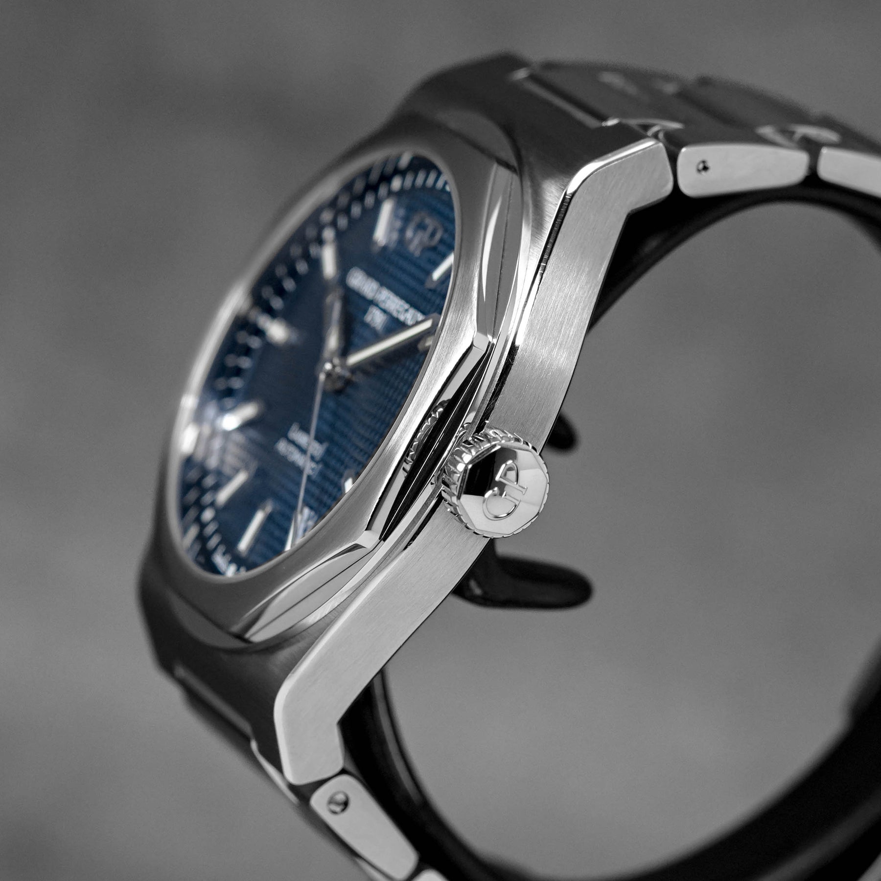 Harga Girard Perregaux Laureato Blue