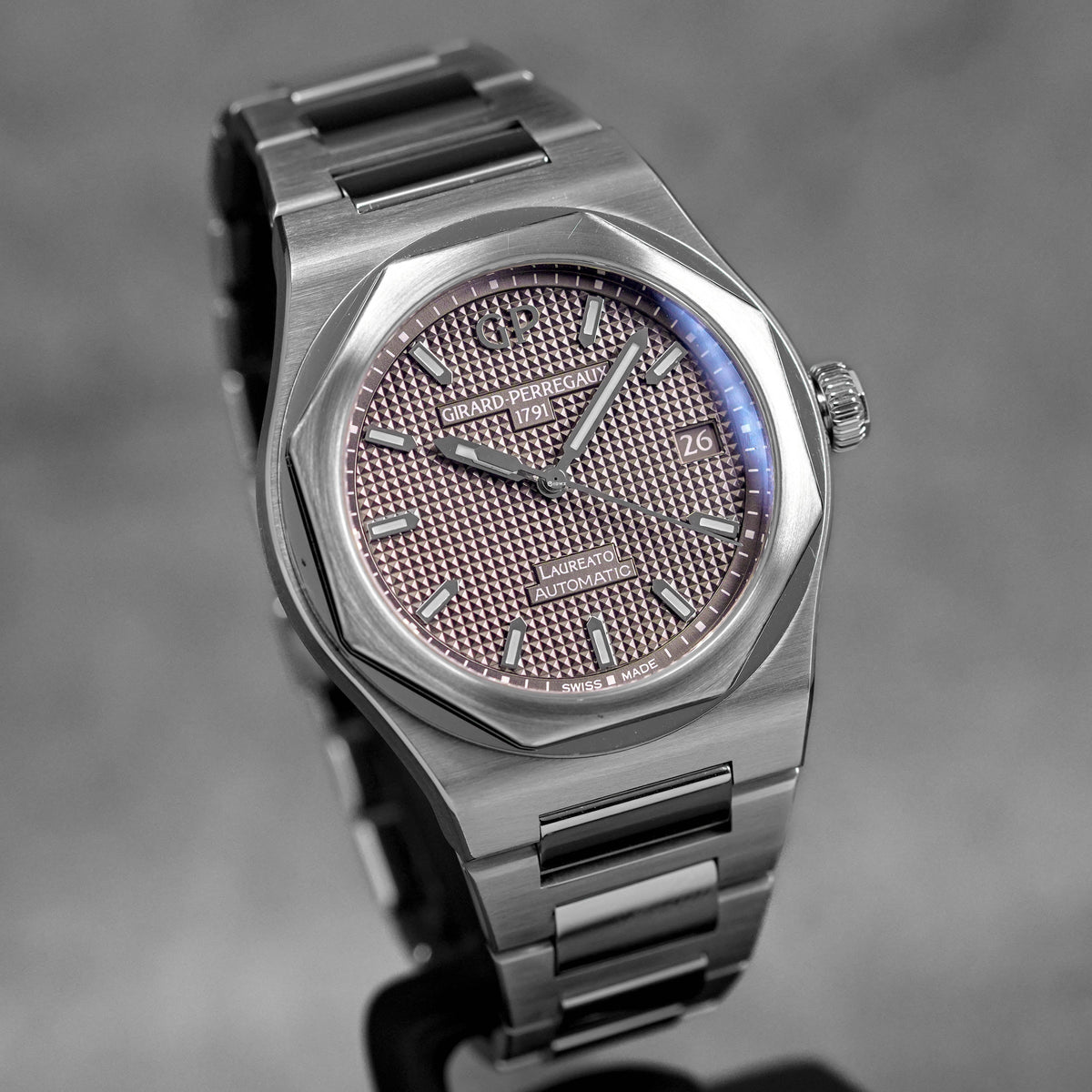 Harga Girard Perregaux Laureato Grey