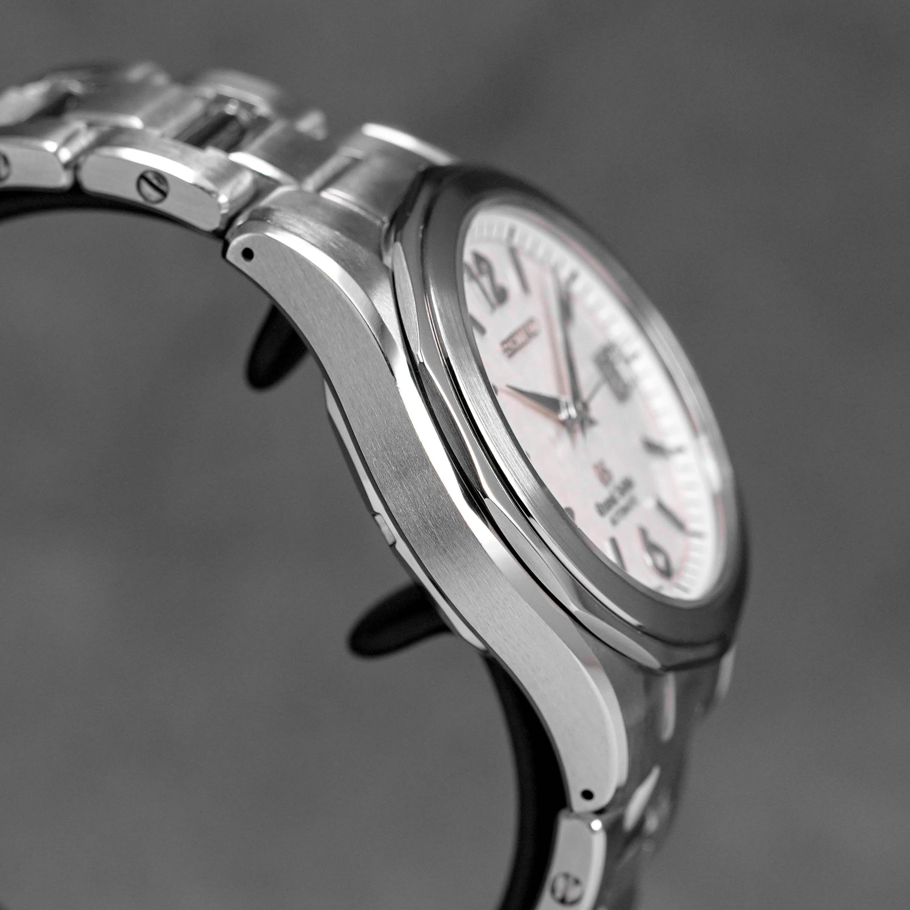 MECHANICAL WHITE CARBON MESH DIAL (2005)