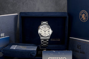 MECHANICAL WHITE CARBON MESH DIAL (2005)