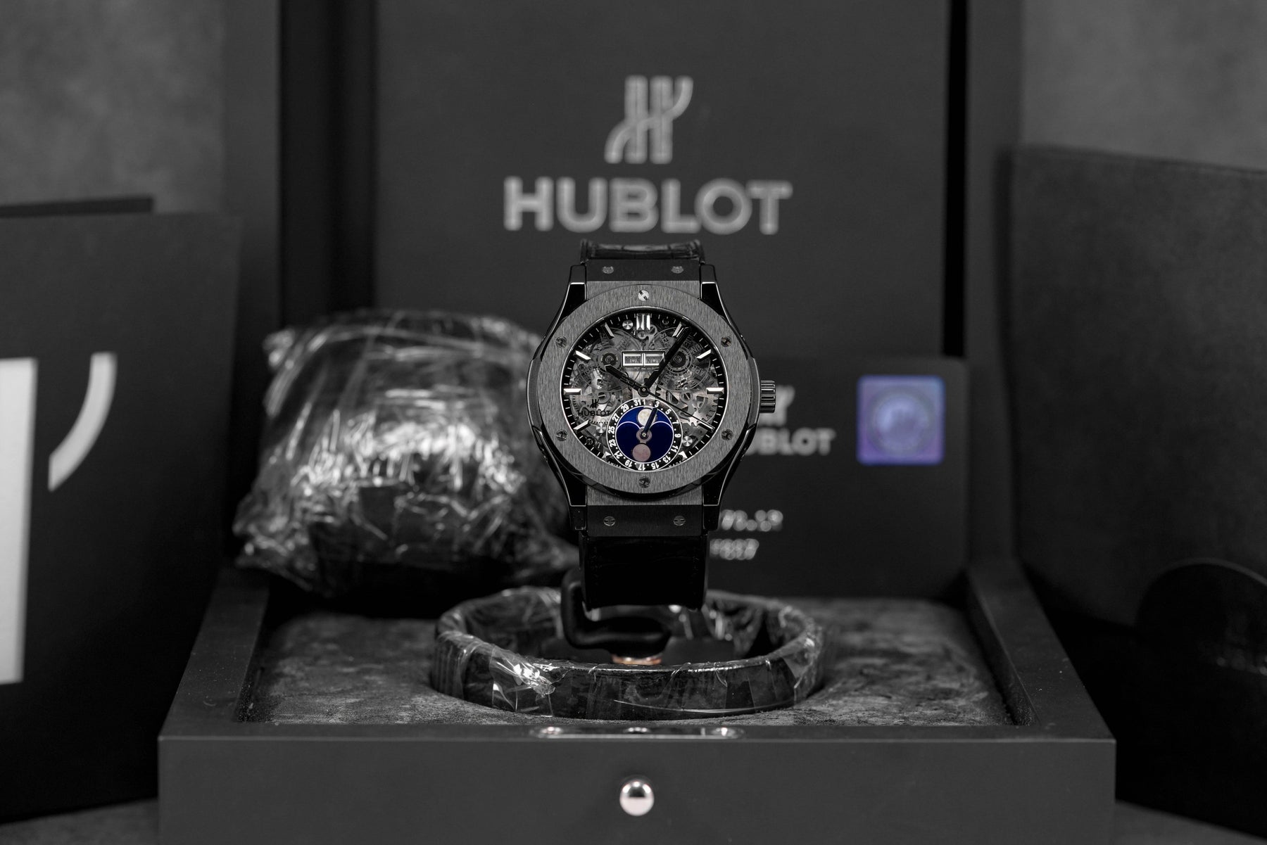 CLASSIC FUSION 45MM AEROFUSION MOONPHASE BLACK MAGIC CERAMIC (2018)