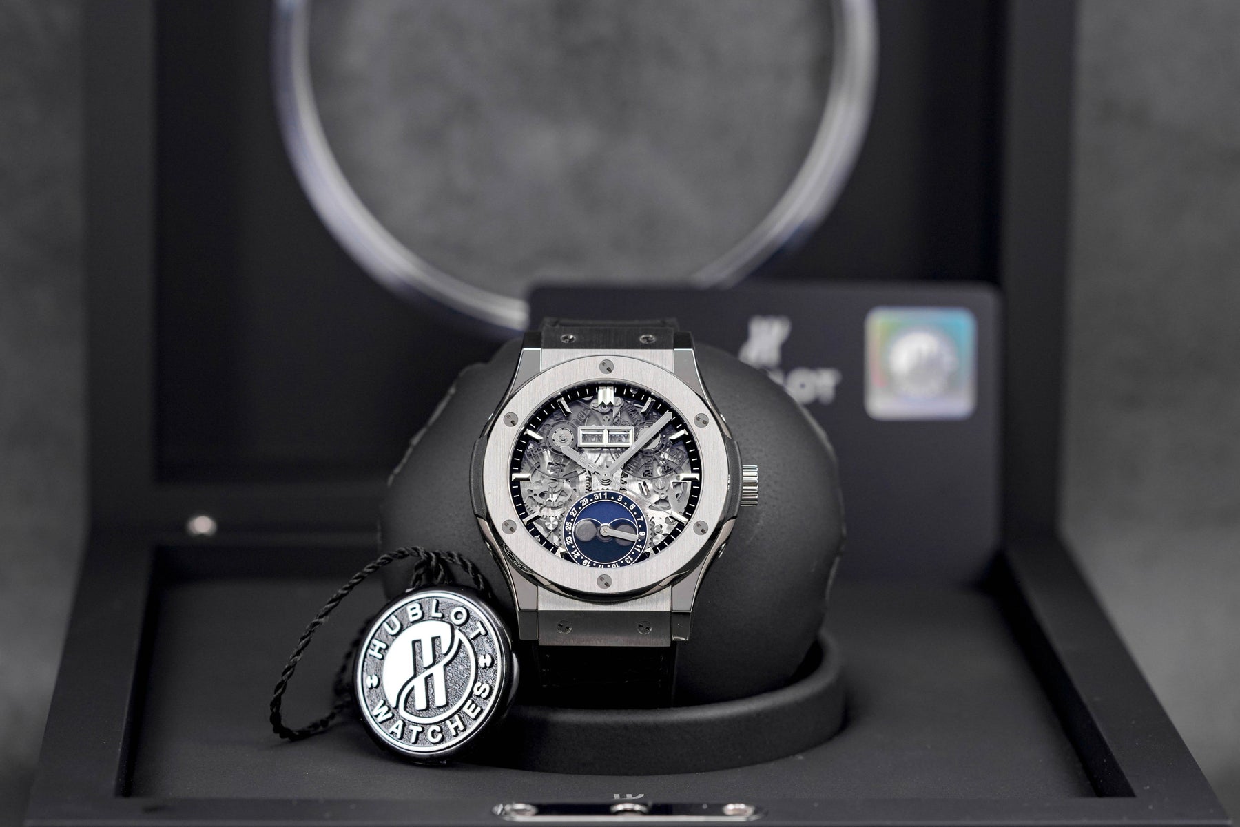 Harga Hublot Classic Fausion Aerofusion Moonphase