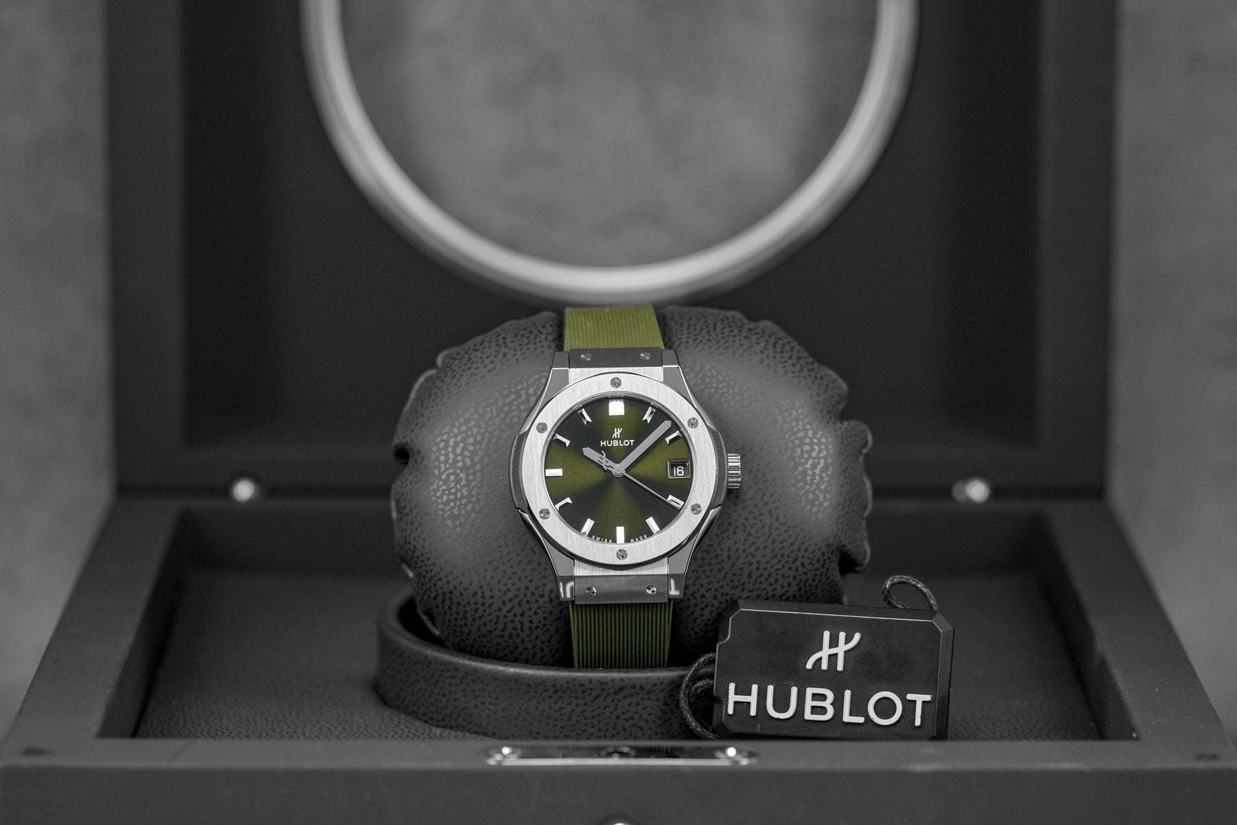 CLASSIC FUSION 33MM TITANIUM GREEN (2024)