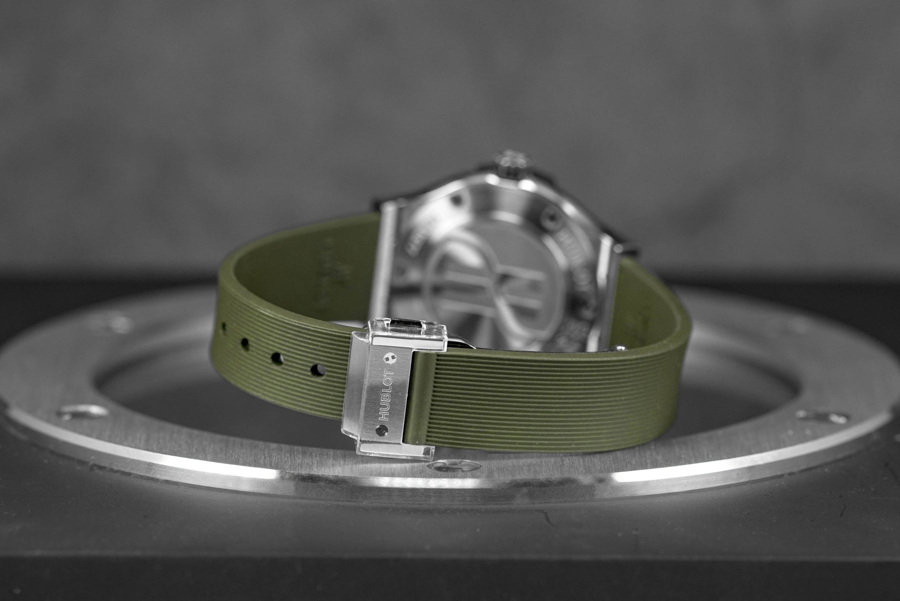 CLASSIC FUSION 33MM TITANIUM GREEN (2024)