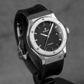 Harga Hublot Classic Fusion 42 Titanium Black