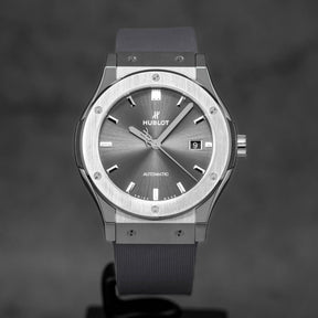 CLASSIC FUSION 42MM TITANIUM RACING GREY (2023)
