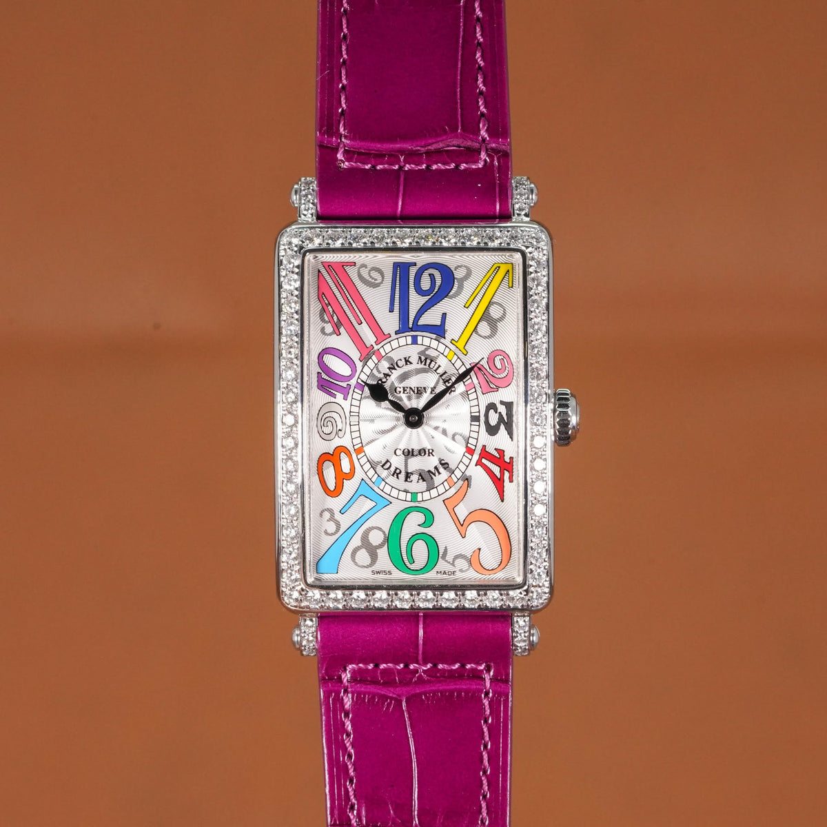 LONG ISLAND DIAMOND BEZEL COLOR OF DREAMS (RED)