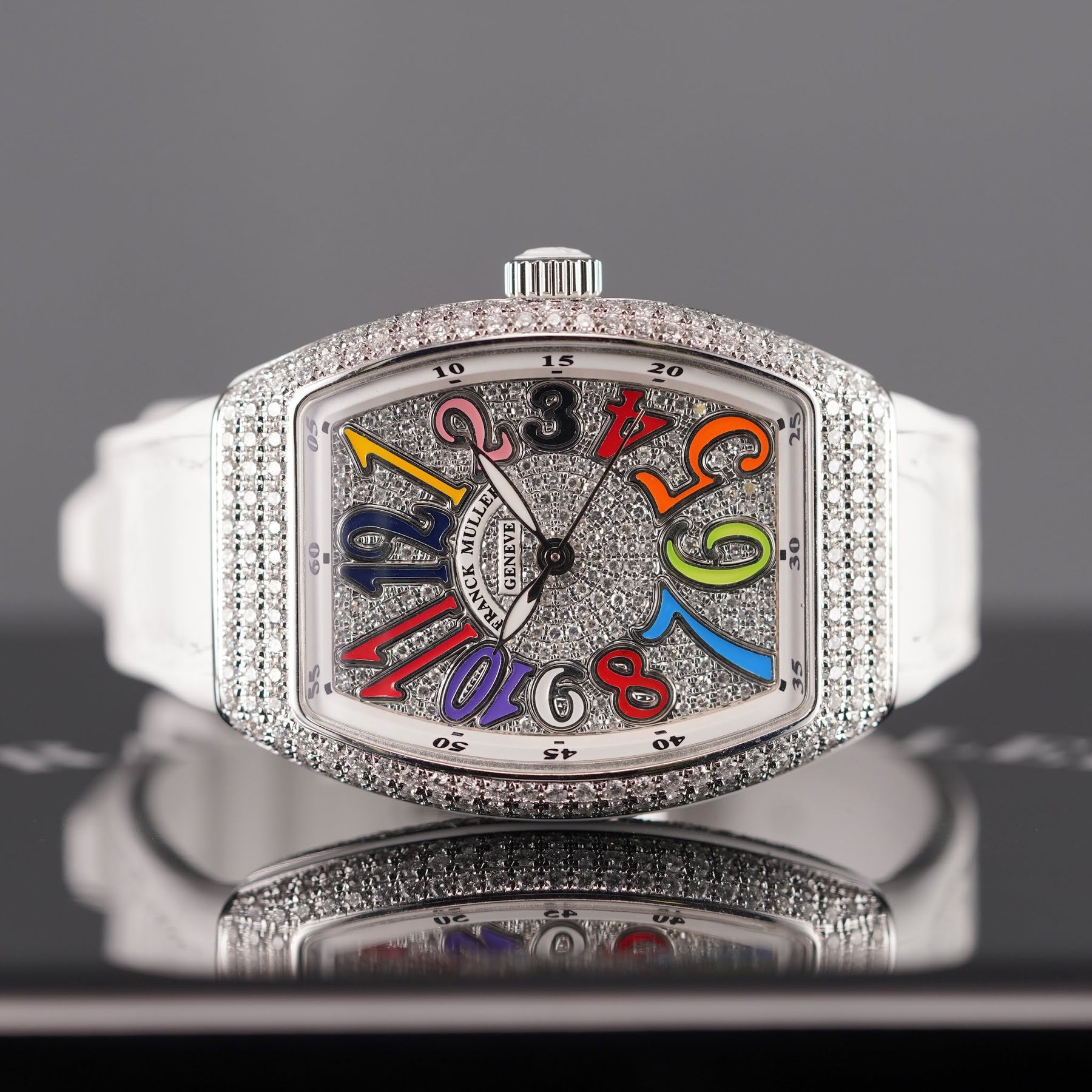 V32 WHITE DIAMOND DIAL COLOR OF DREAM (2024)