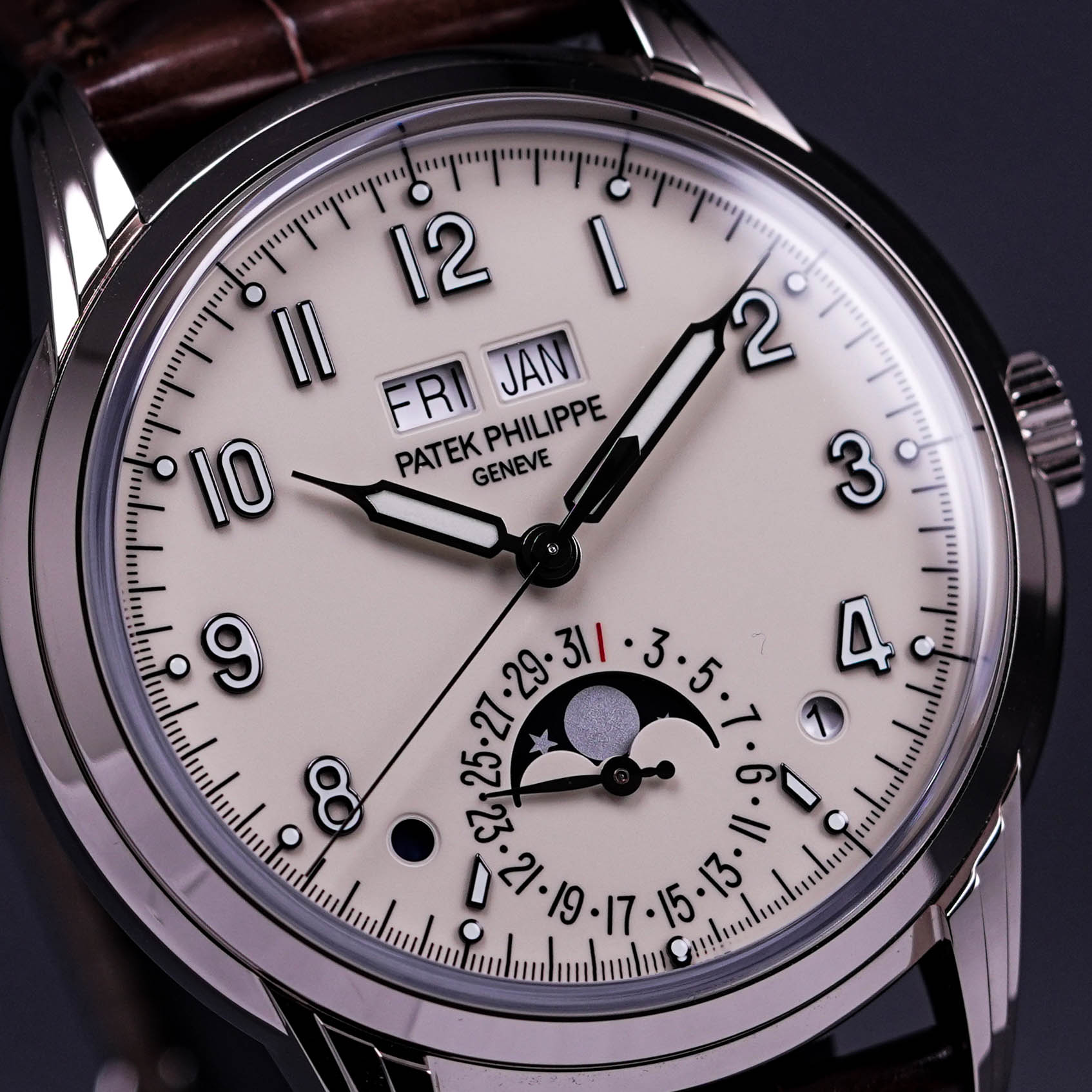 PERPETUAL CALENDAR 5320G-001