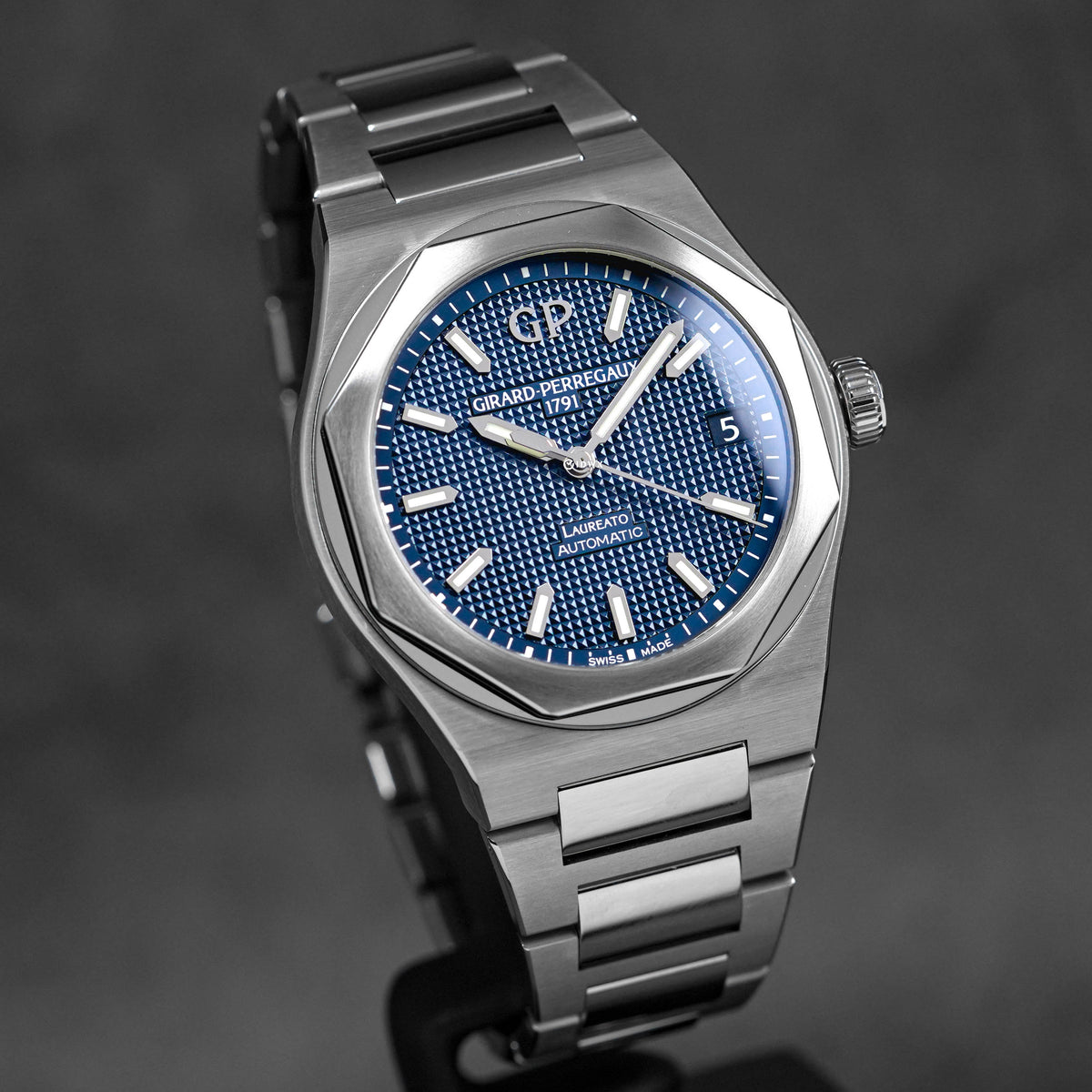 Girard Perregaux Laureato