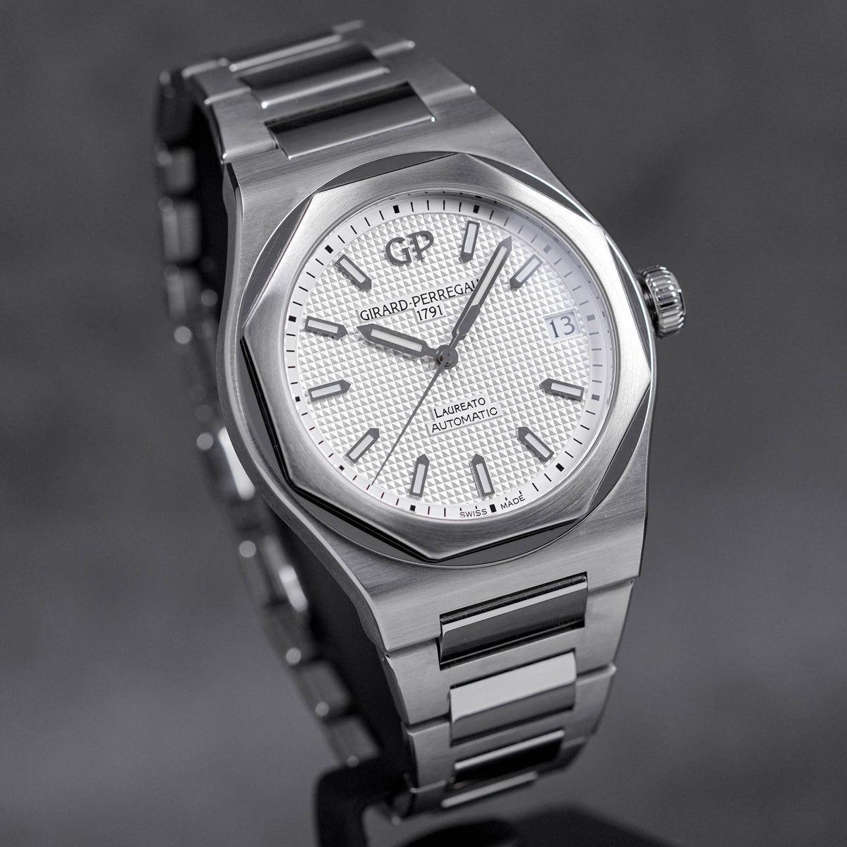 LAUREATO WHITE DIAL (2019)