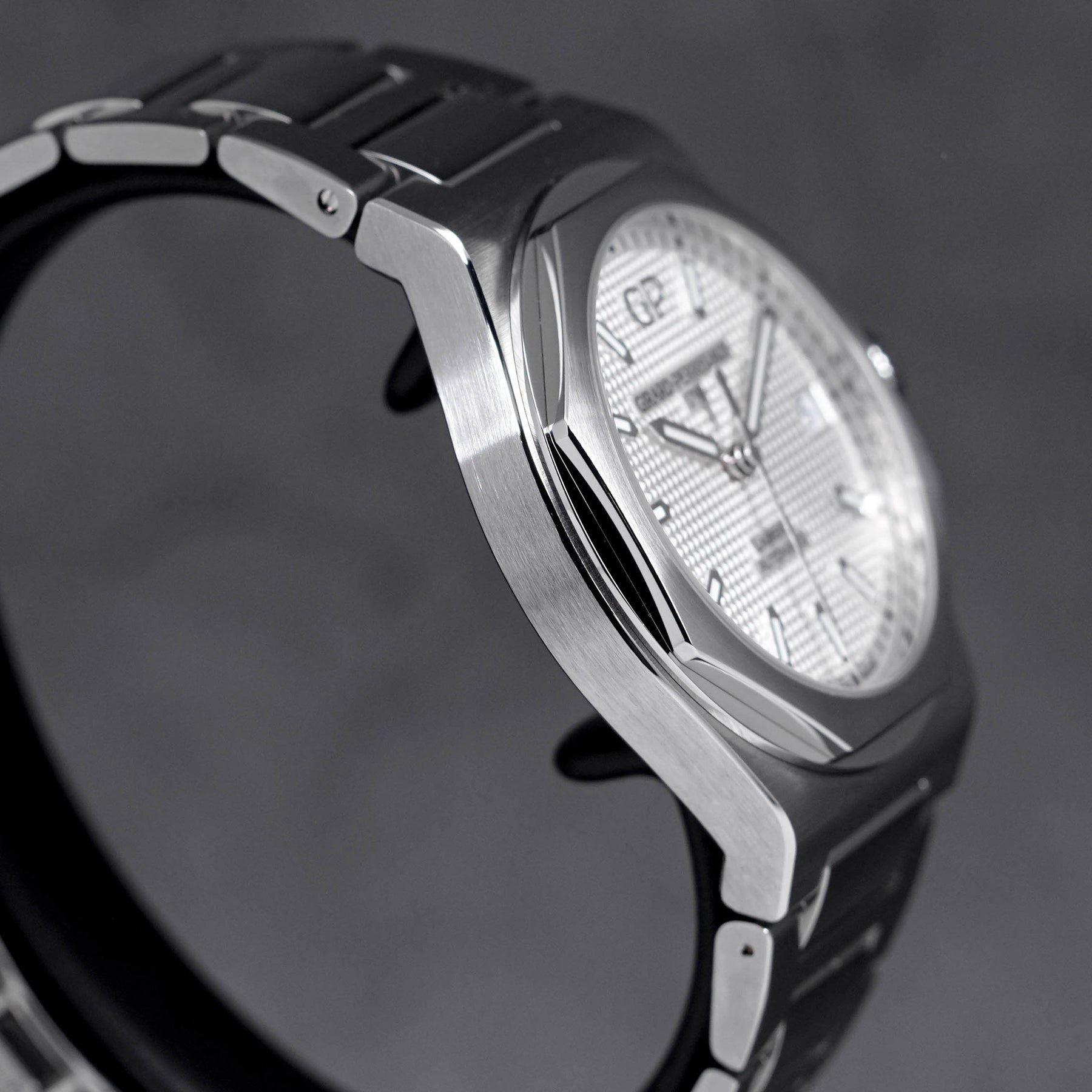 LAUREATO WHITE DIAL (2023)