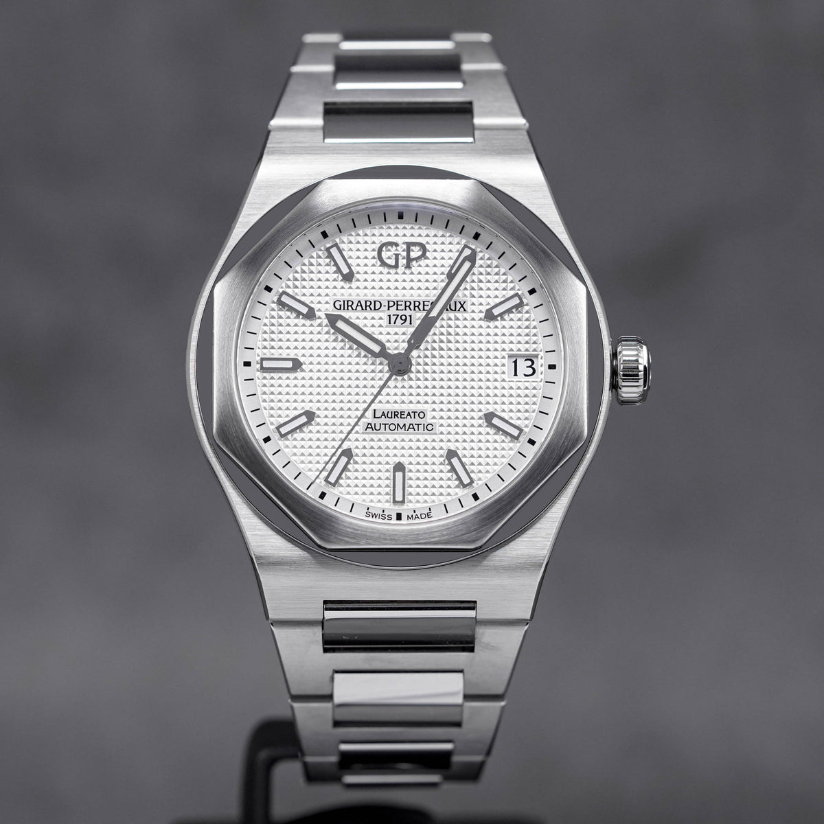 LAUREATO WHITE DIAL (2019)