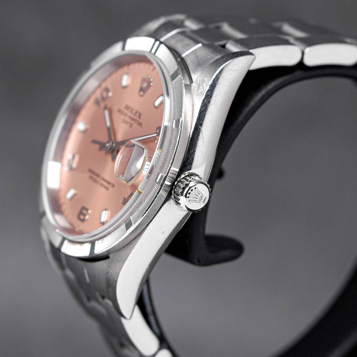 OYSTER PERPETUAL DATE 34MM 15210 ENGINE-TURNED BEZEL SALMON DIAL 'P SERIES' (WATCH ONLY-CIRCA 2000)