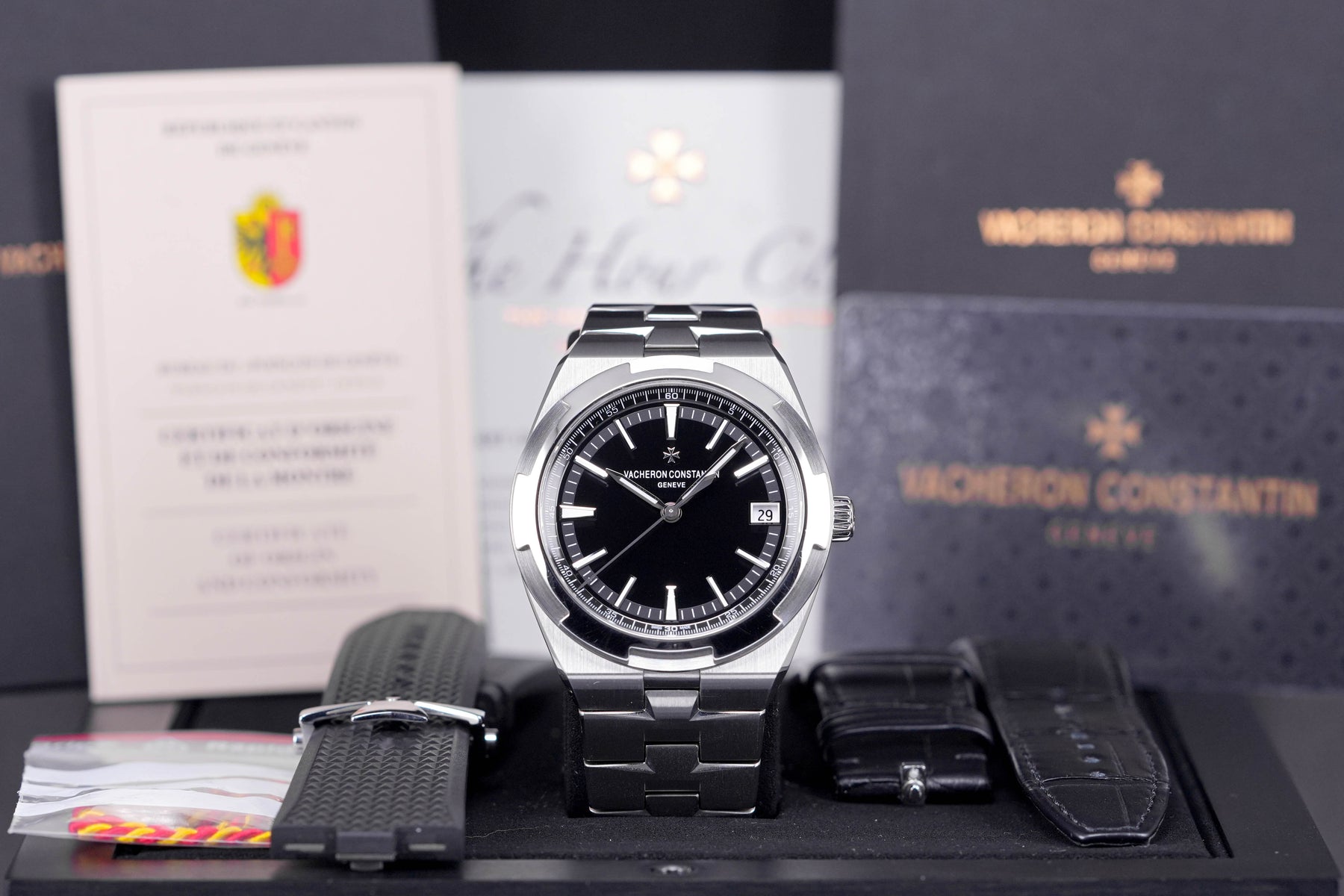 OVERSEAS BLACK DIAL (2021)