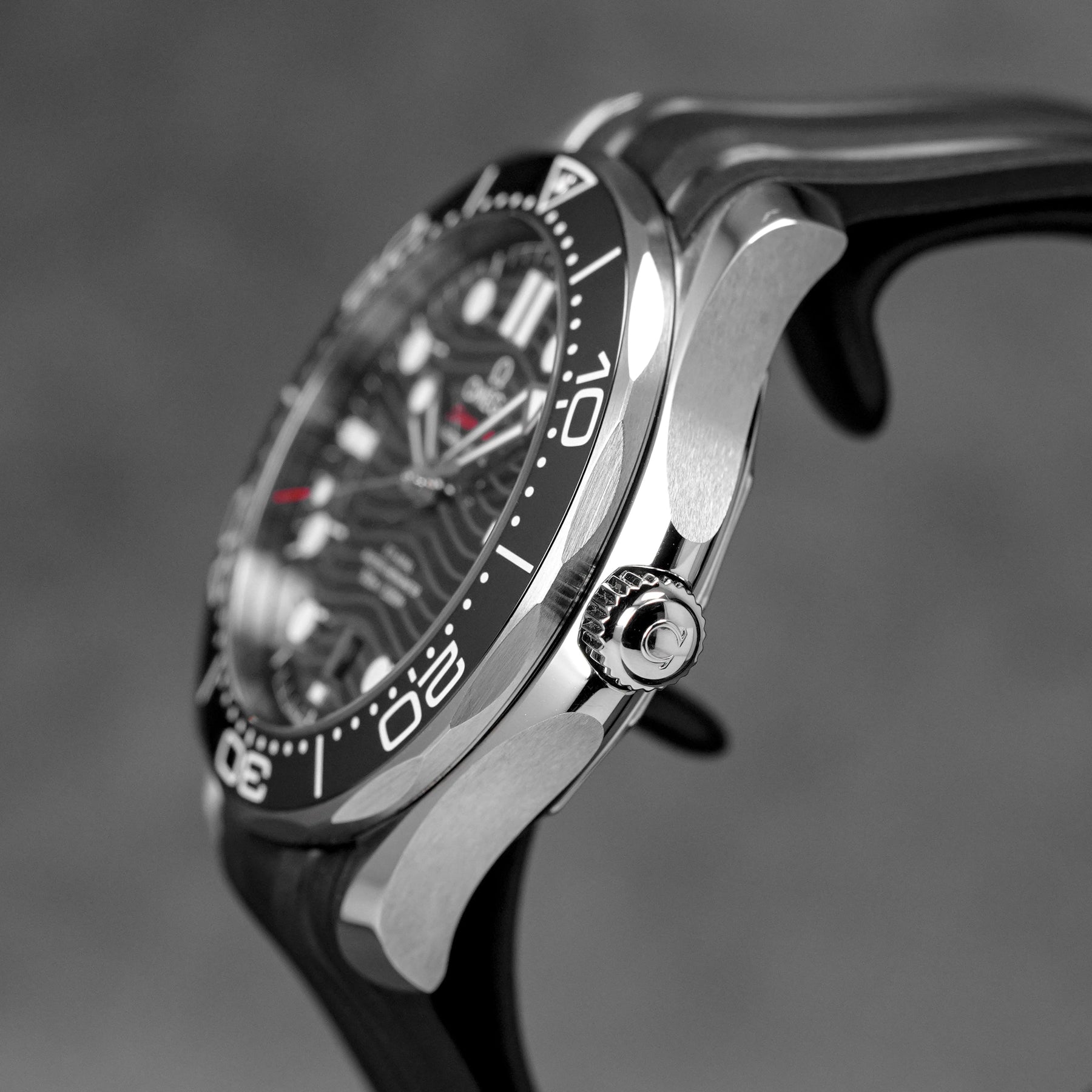 SEAMASTER DIVER 300 BLACK DIAL RUBBER STRAP (2024)