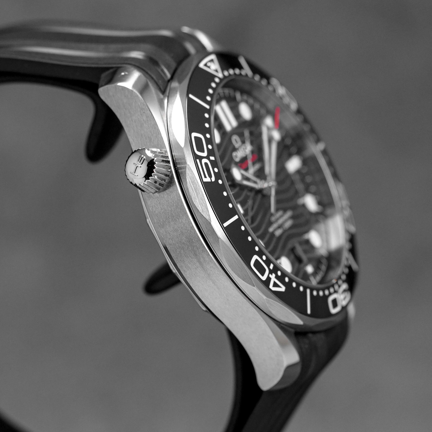 SEAMASTER DIVER 300 BLACK DIAL RUBBER STRAP (2024)