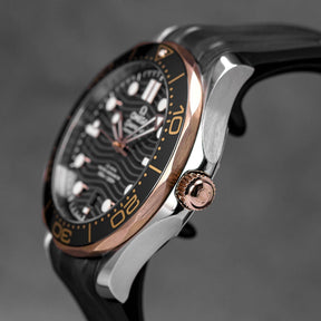 SEAMASTER DIVER 300M TWOTONE SEDNA GOLD BLACK DIAL RUBBER STRAP (2021)