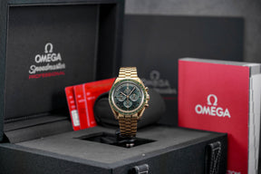 SPEEDMASTER MOONWATCH MOONSHINE GOLD GREEN DIAL (2023)
