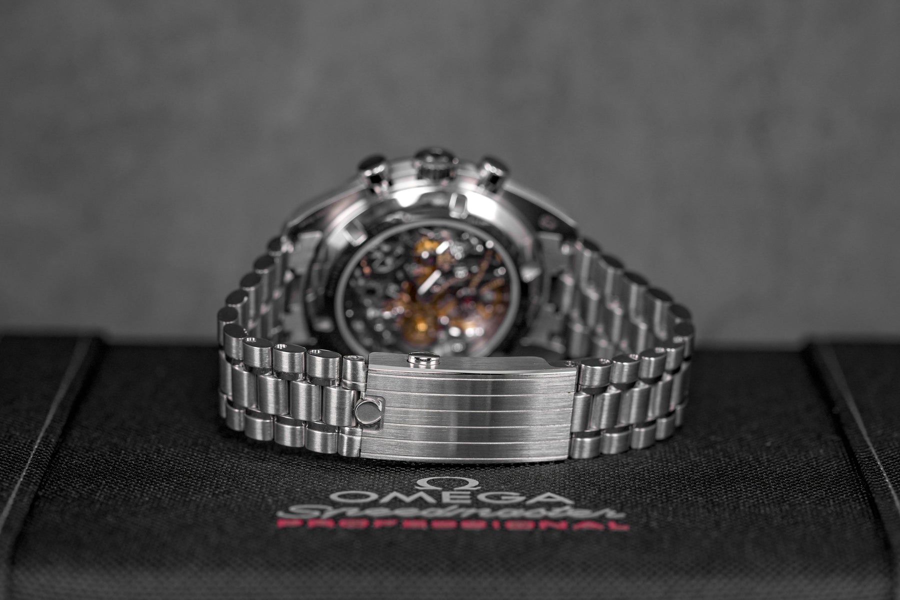 harga Omega Speedmaster Moonwatch Saphhire tebaru