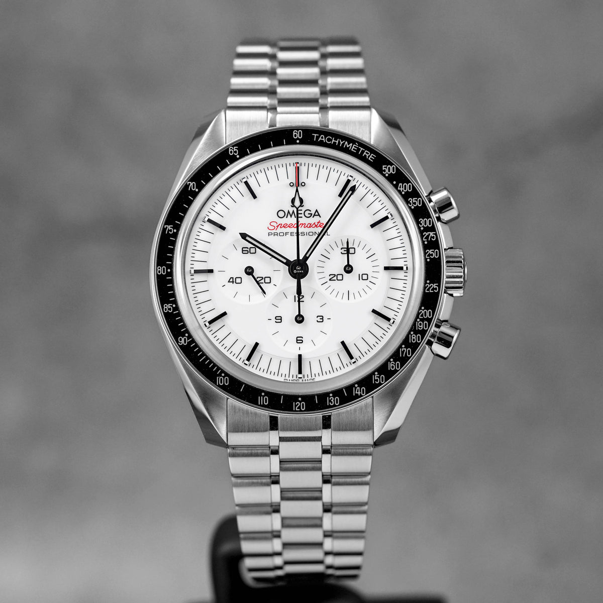 Harga Omega Speedmaster Moonwatch Sapphire White Terbaru