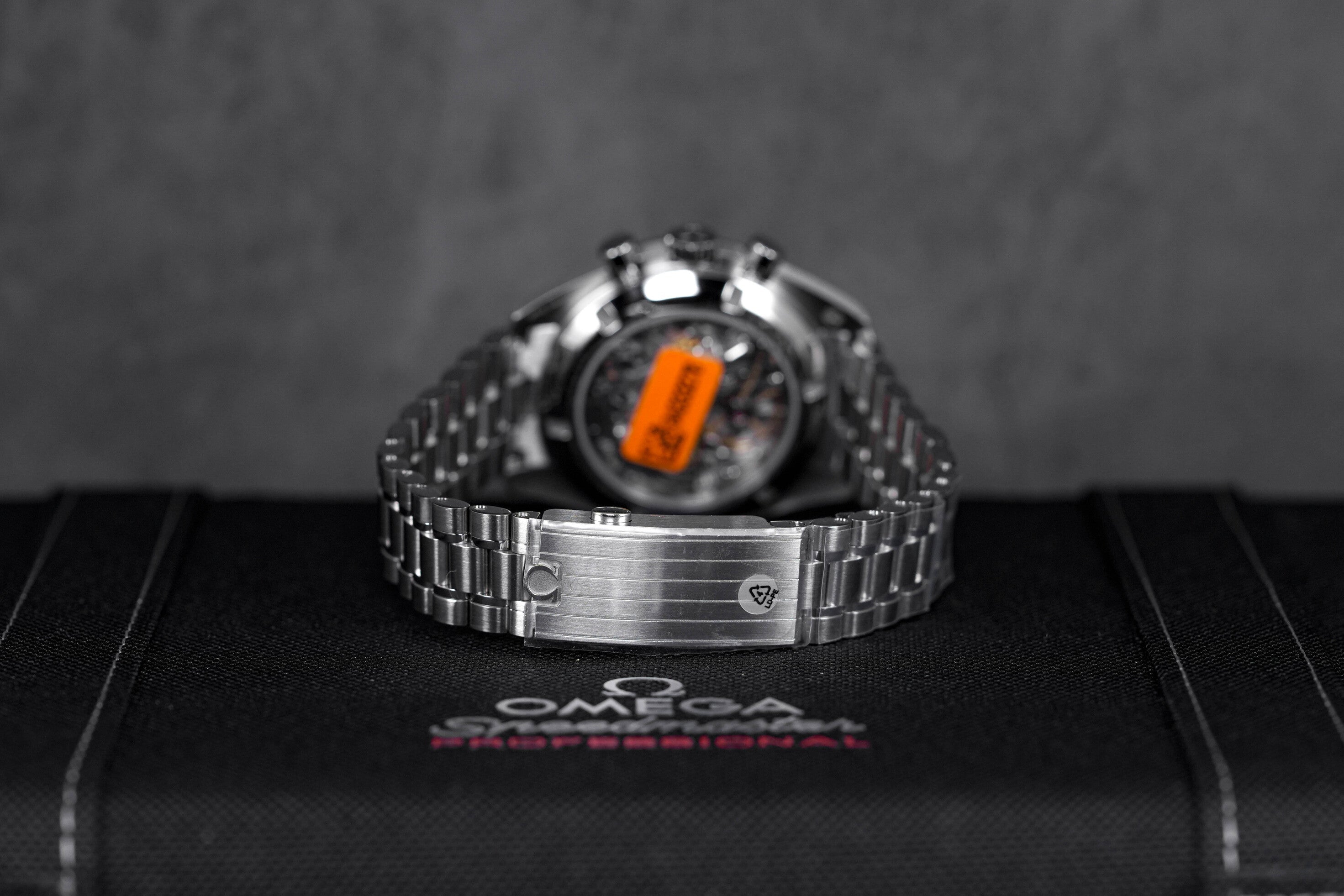 harga Omega Speedmaster Sapphire terbaru