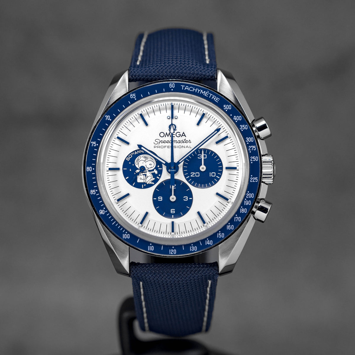 Harga Omega Speedmaster Silver Snoopy