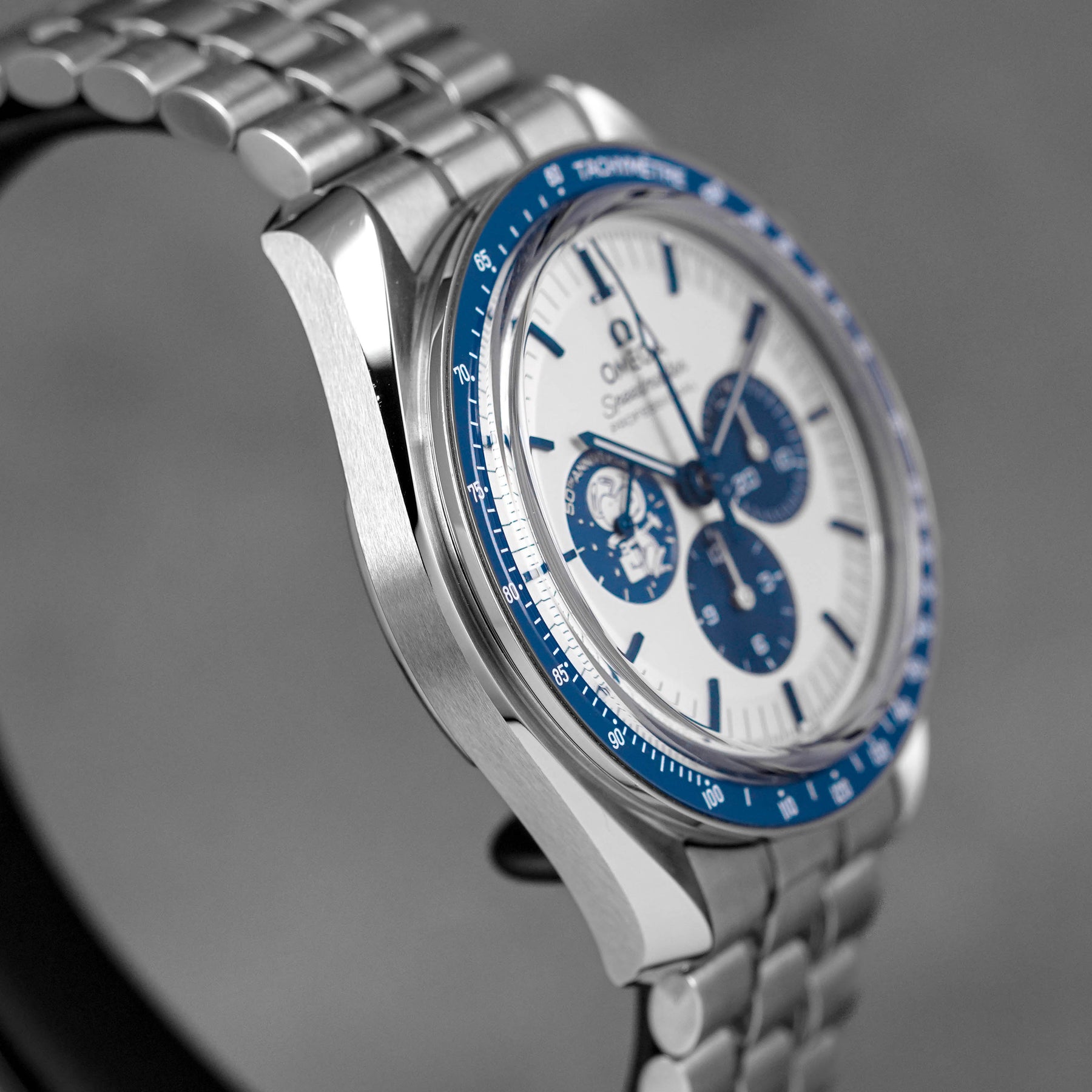 Harga Omega Speedmaster Silver Snoopy