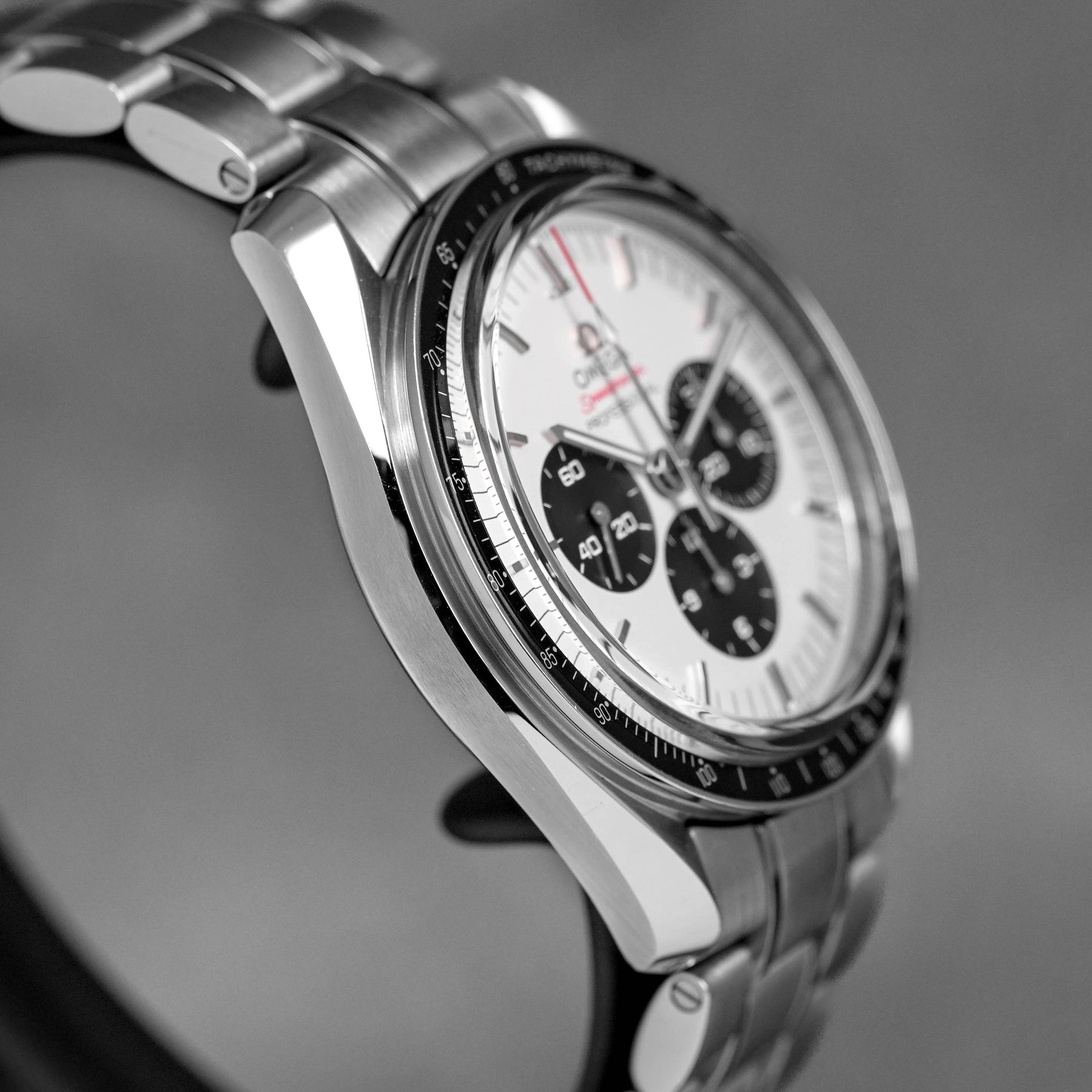 Harga Omega Speedmaster Tokyo Panda