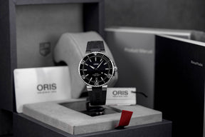 Harga Oris Aquis Date Black