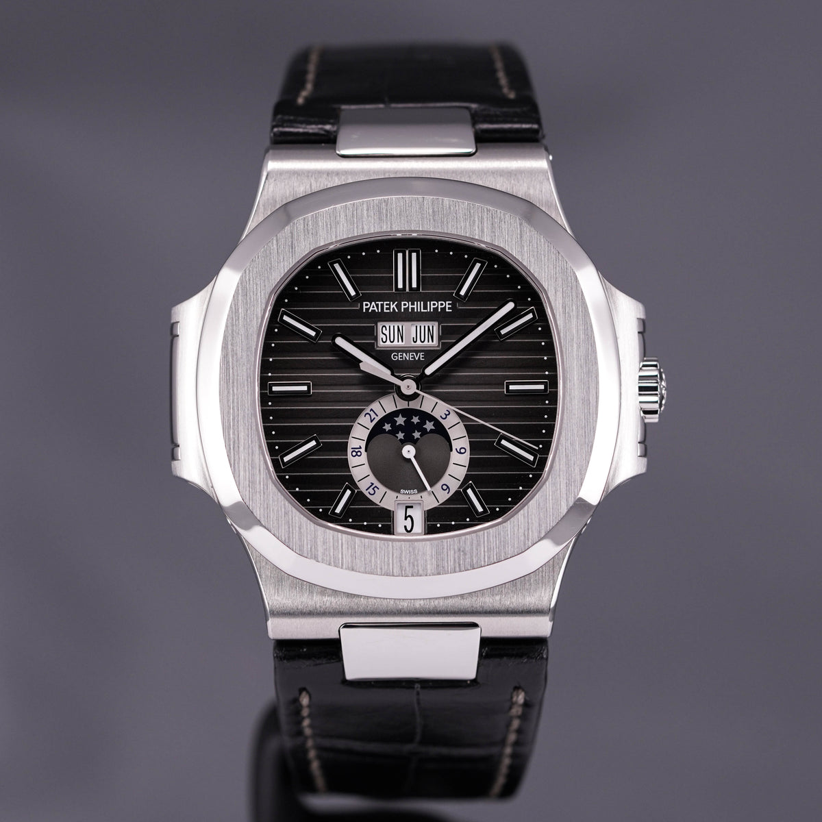 NAUTILUS 5726A ANNUAL CALENDAR (2017)