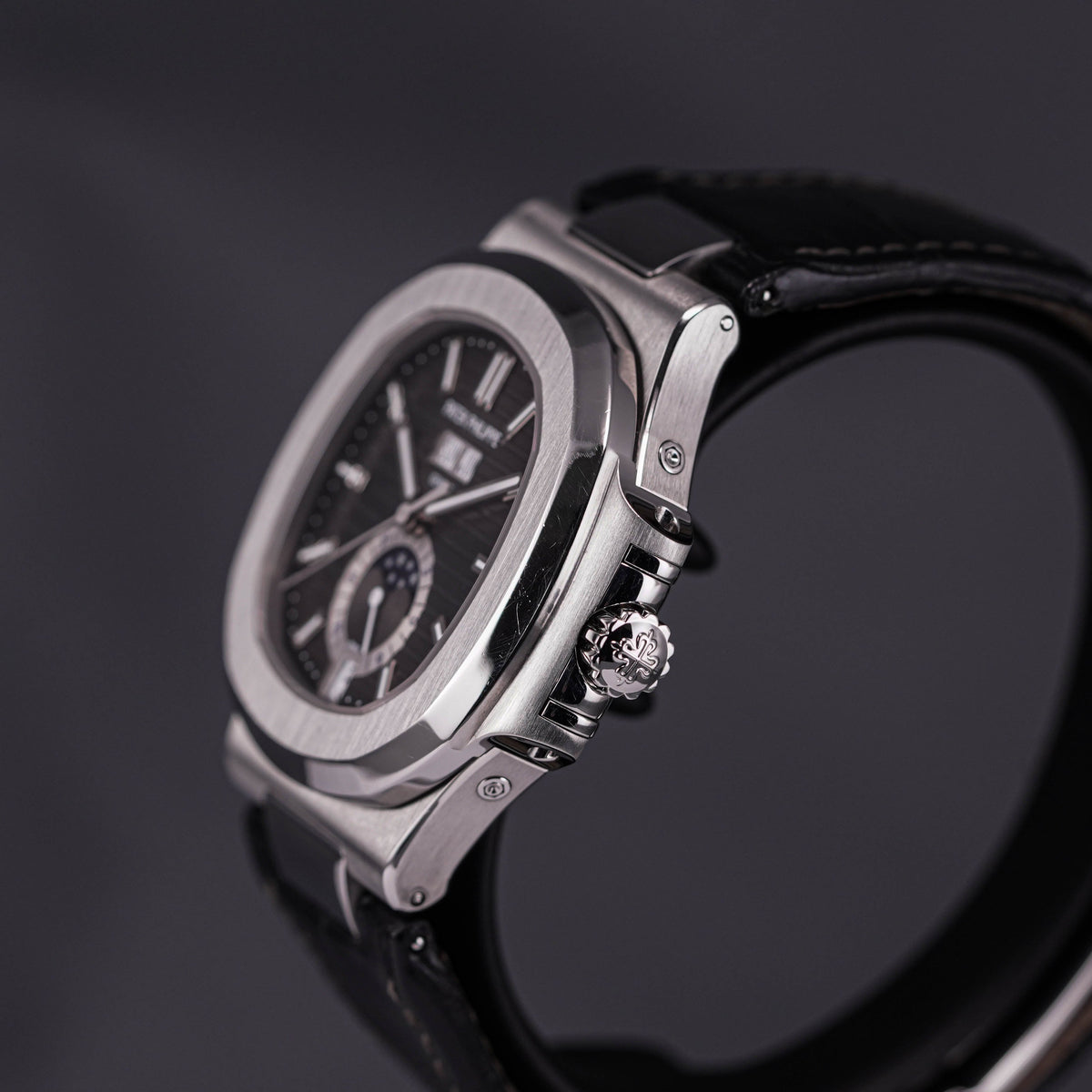 NAUTILUS 5726A ANNUAL CALENDAR (2017)