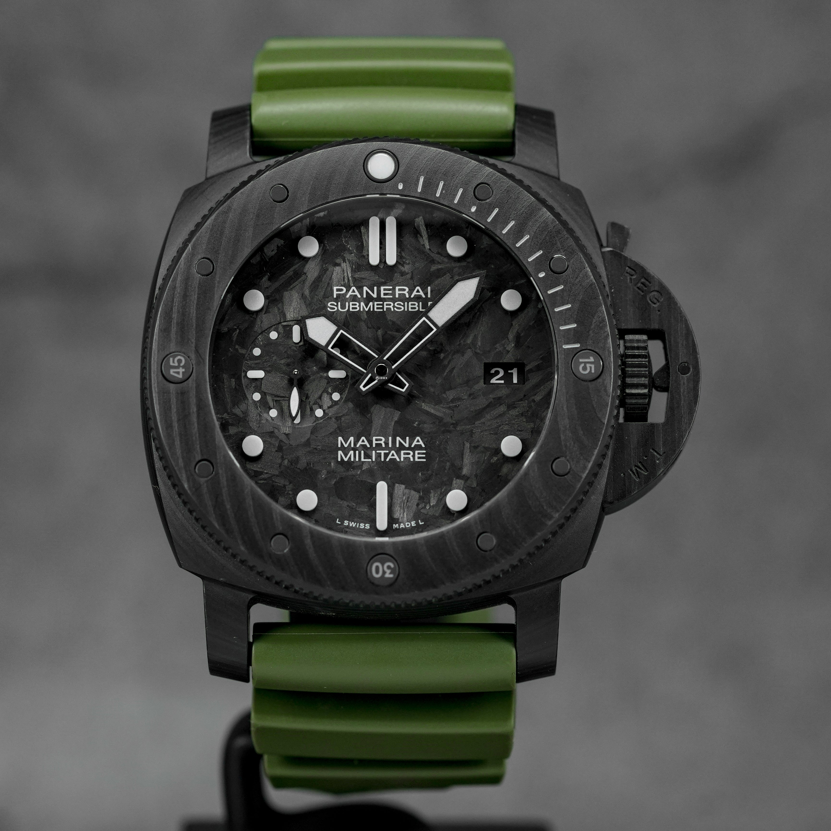 PANERAI LUMINOR SUBMERSIBLE MARINA MILITARE CARBOTECH BLACK PAM 979 (2022)  OMNILUXE
