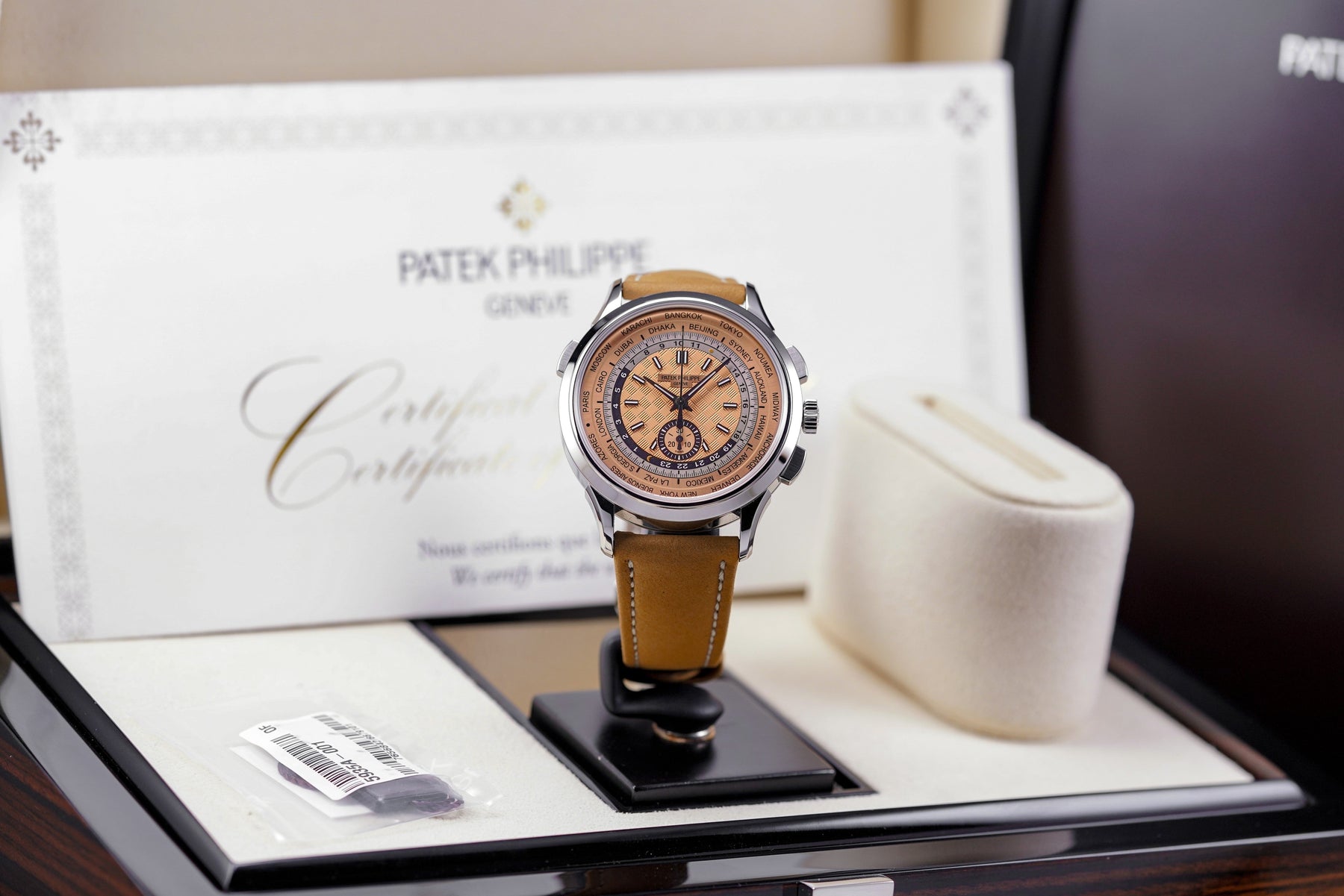 COMPLICATIONS 5935A WORLD TIME FLYBACK CHRONOGRAPH SALMON DIAL (2024)