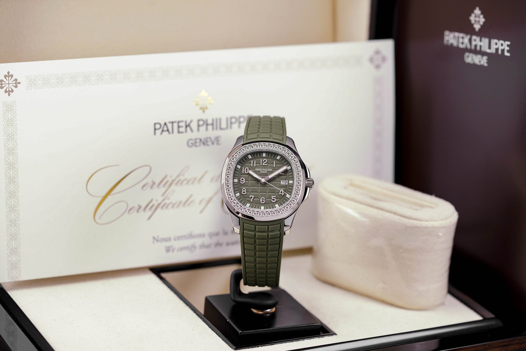 Harga Patek Philippe Aquanaut Luce Green