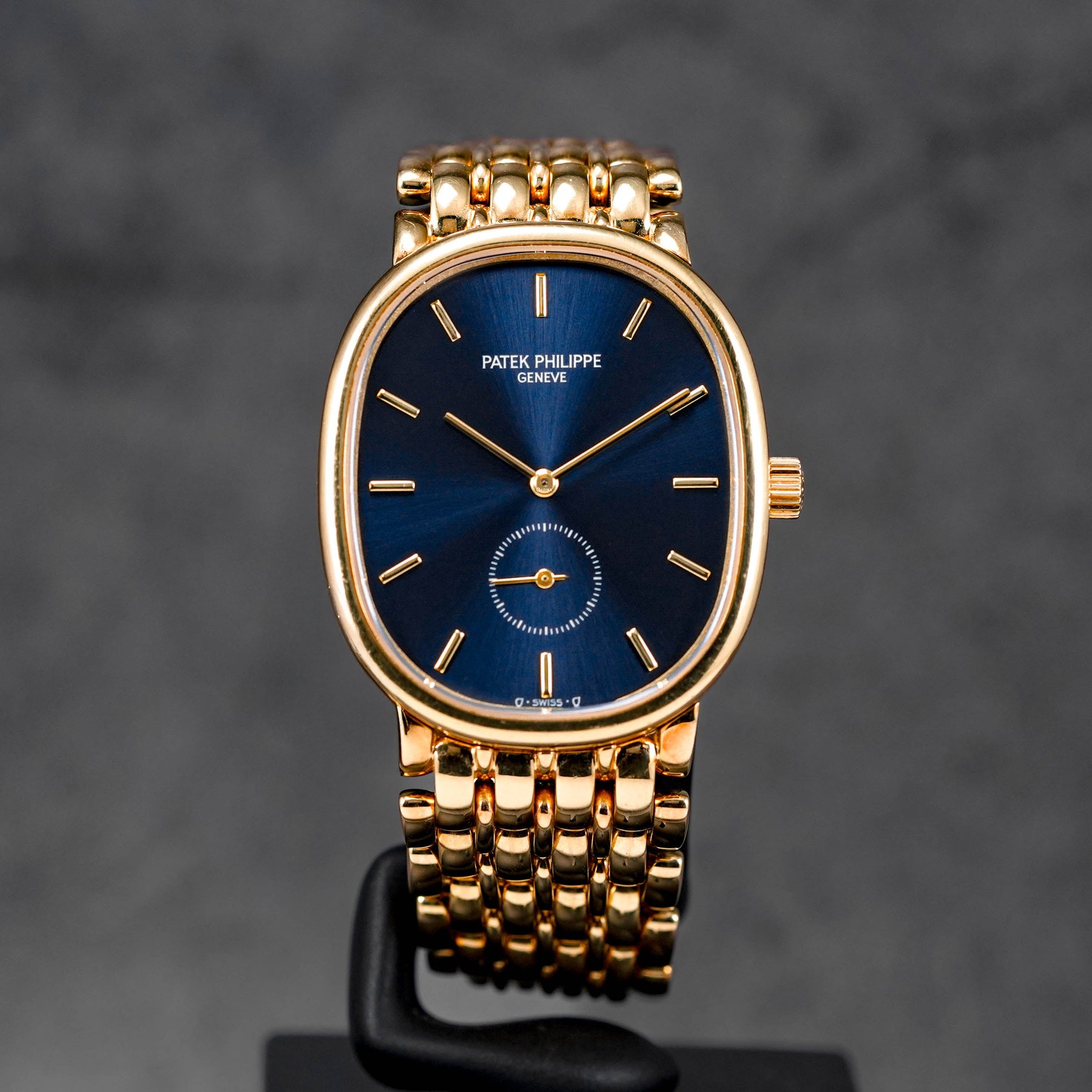 GOLDEN ELLIPSE 3978 YELLOWGOLD BLUE DIAL SMALL SECOND (1995)