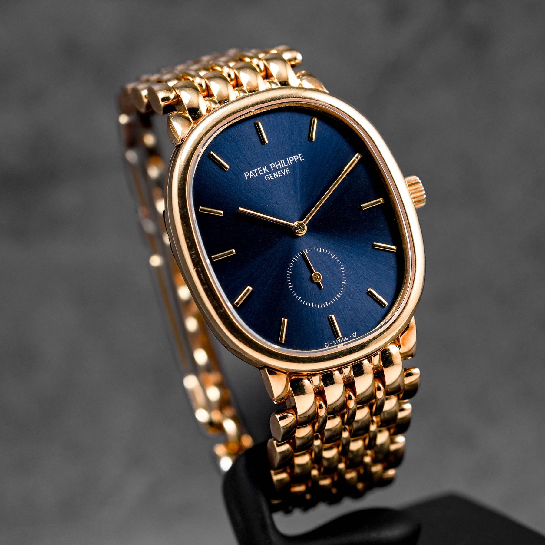 GOLDEN ELLIPSE 3978 YELLOWGOLD BLUE DIAL SMALL SECOND (1995)